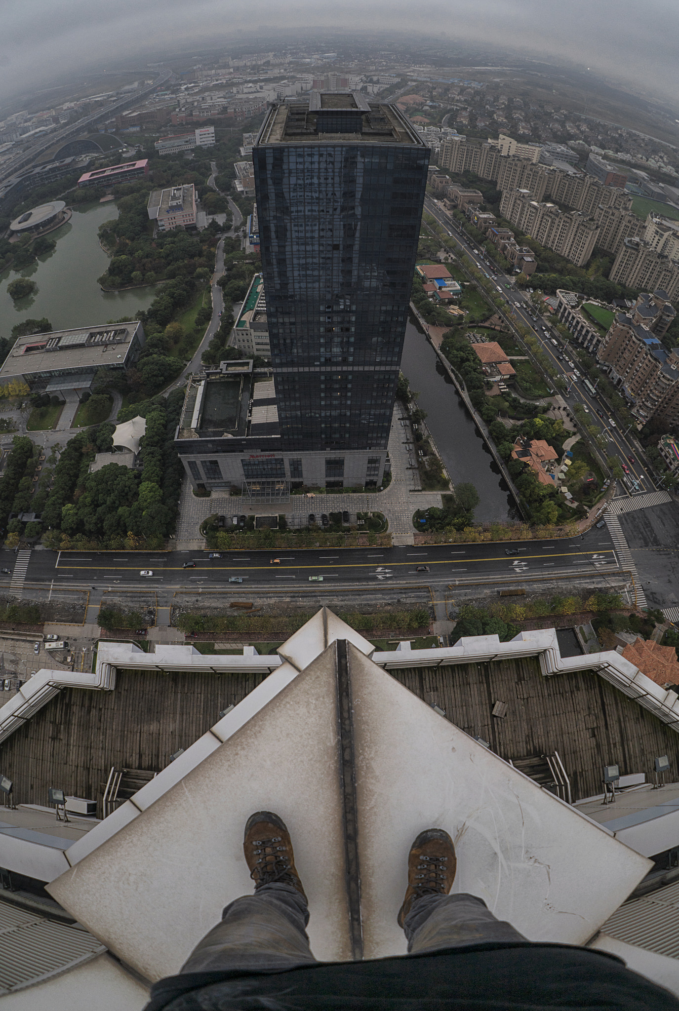 Sony FE 28mm F2 sample photo. Suburban rooftops photography