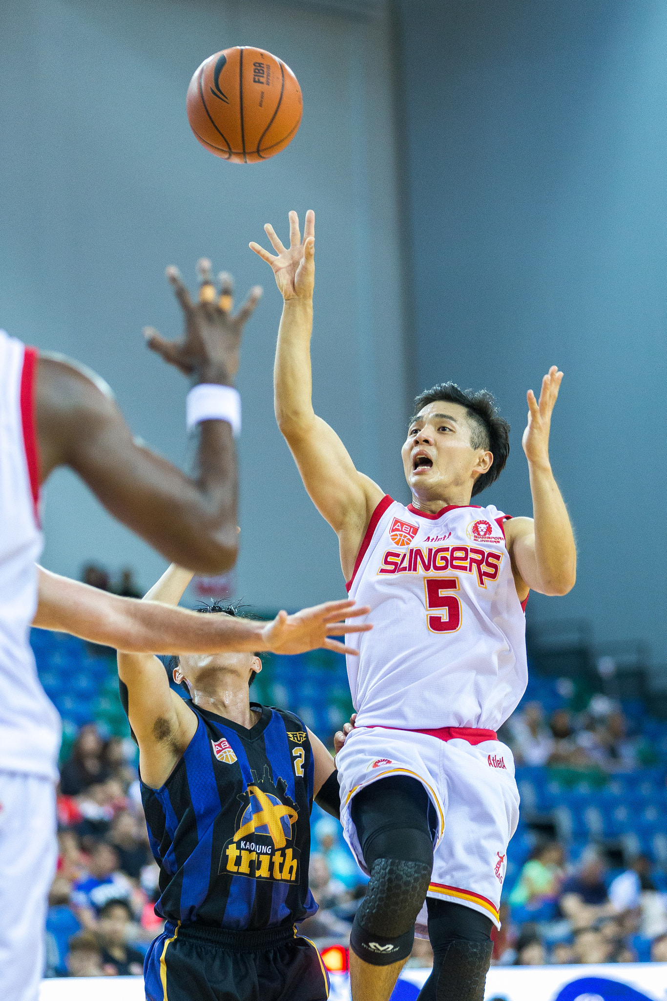 Canon EOS-1D X sample photo. Singapore slingers basketball photography