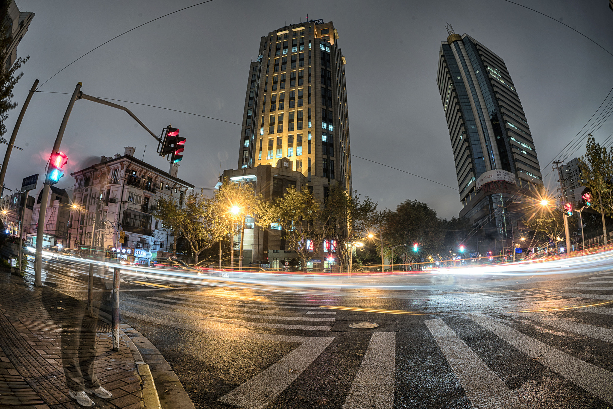 Sony FE 28mm F2 sample photo. Ghosts in shanghai photography