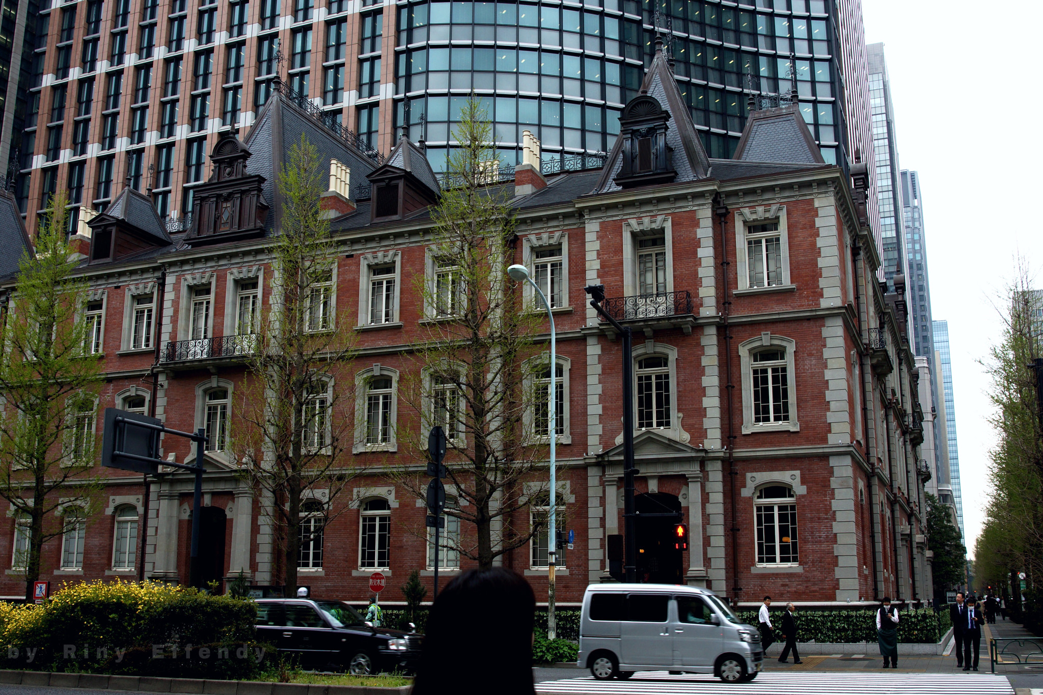 Sony SLT-A77 sample photo. Mitsubishi ichigokan museum, marunouchi chiyoda tokyo, japan 20160411 photography