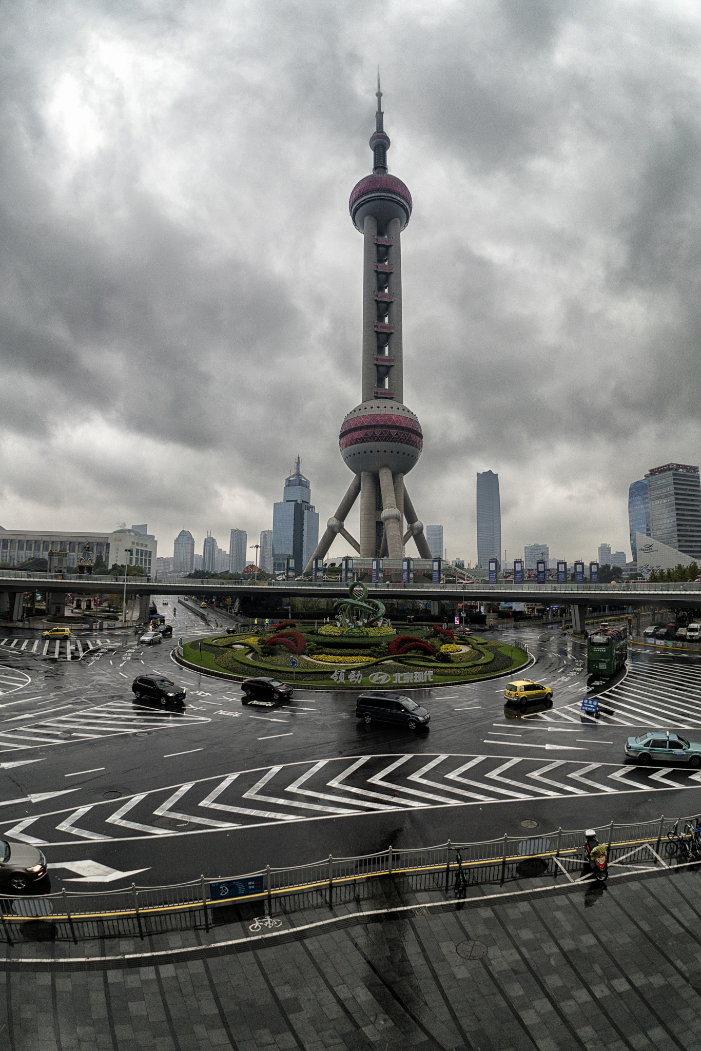 Sony FE 28mm F2 sample photo. The pearl of shanghai photography