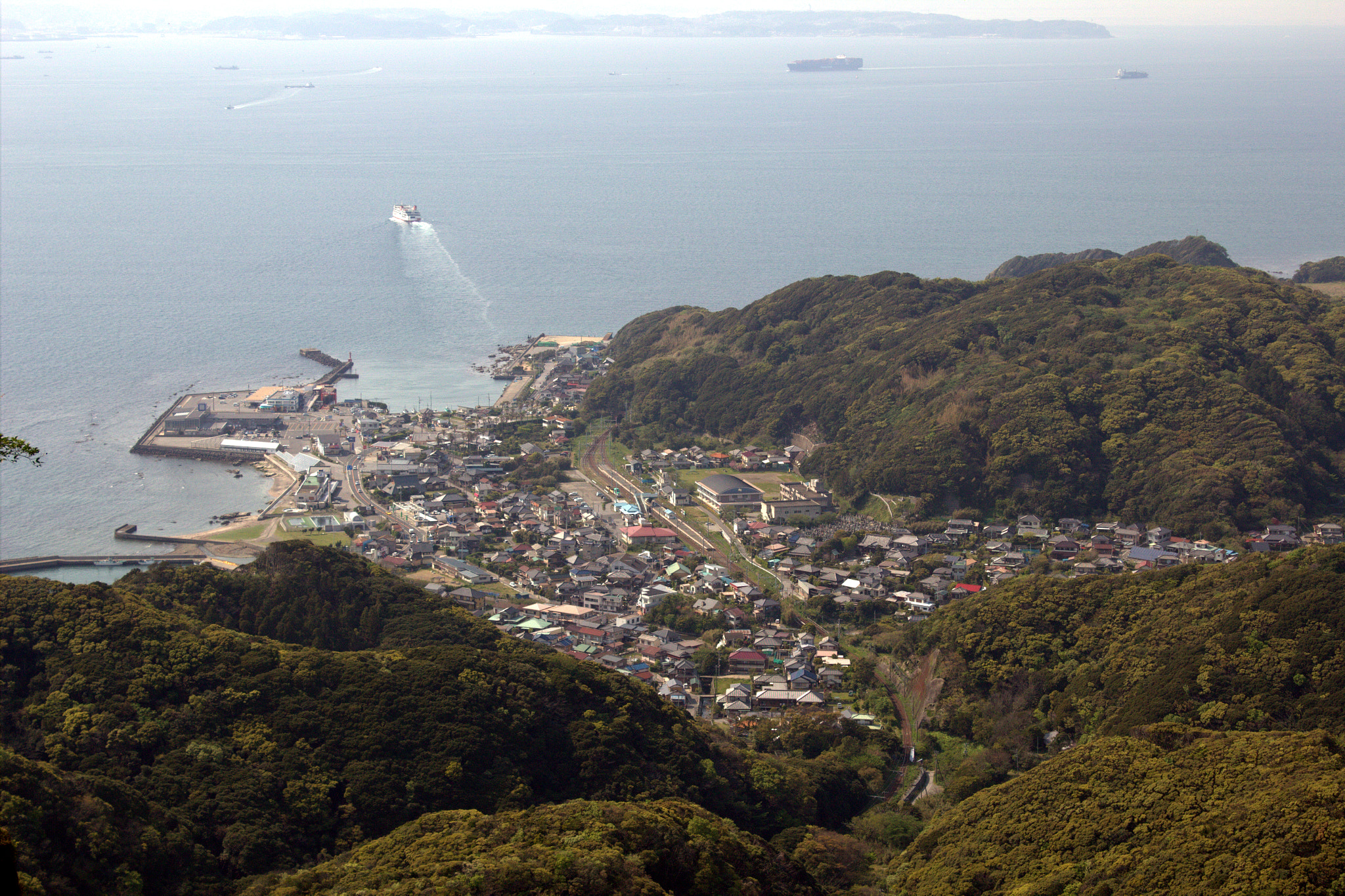 Canon EOS 600D (Rebel EOS T3i / EOS Kiss X5) sample photo. The village from the sacred mountain photography