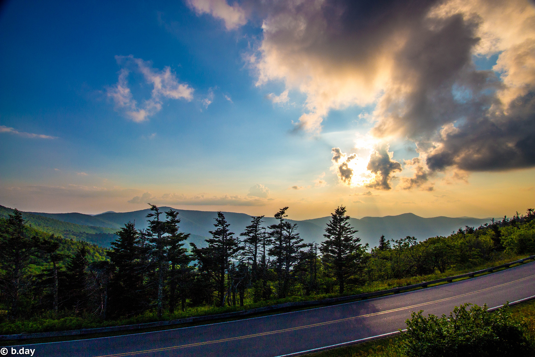 Canon EOS 100D (EOS Rebel SL1 / EOS Kiss X7) sample photo. Blue ridge.img photography