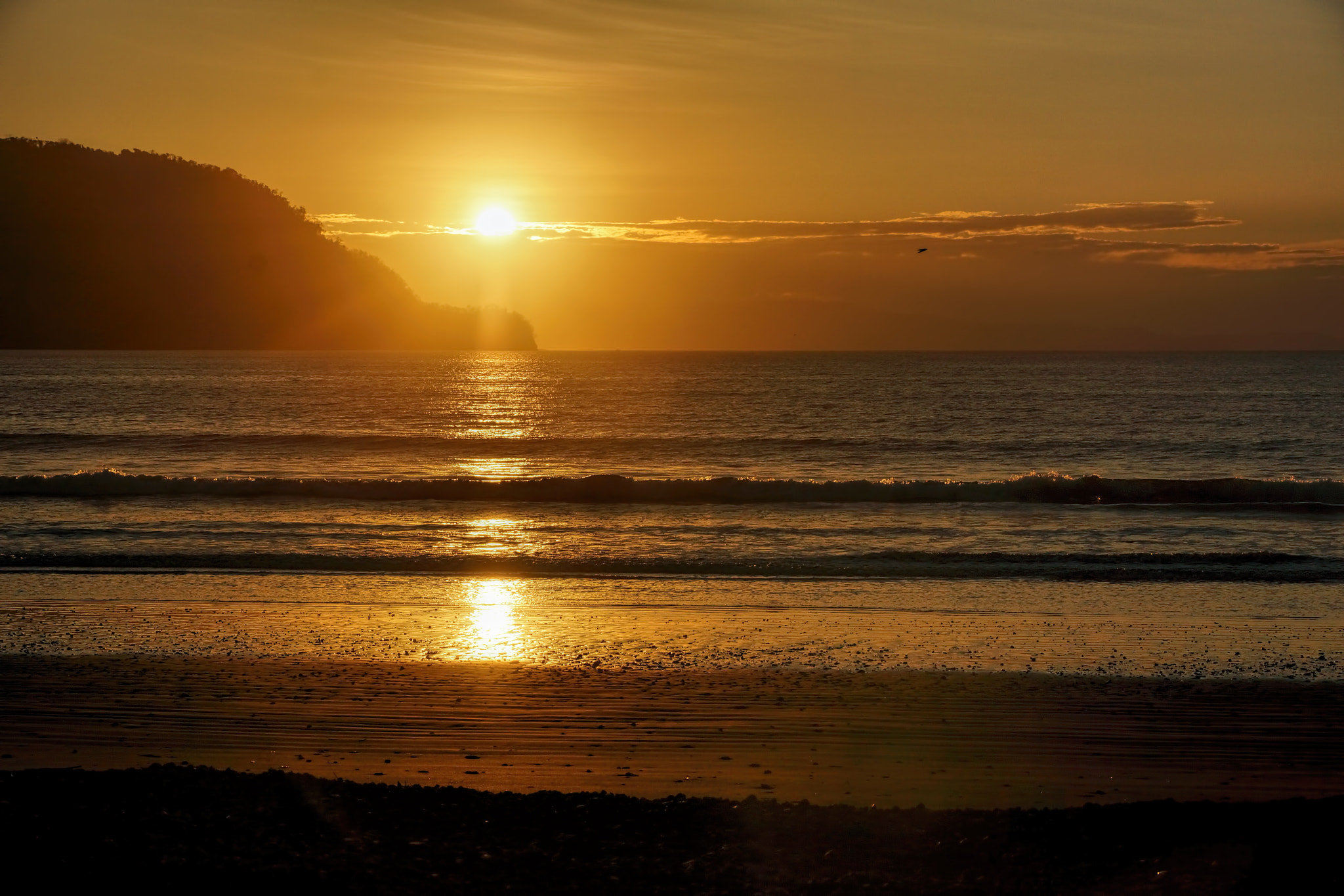 Sony SLT-A77 sample photo. Sunrise at tambor beach, pacific coast of costa rica photography