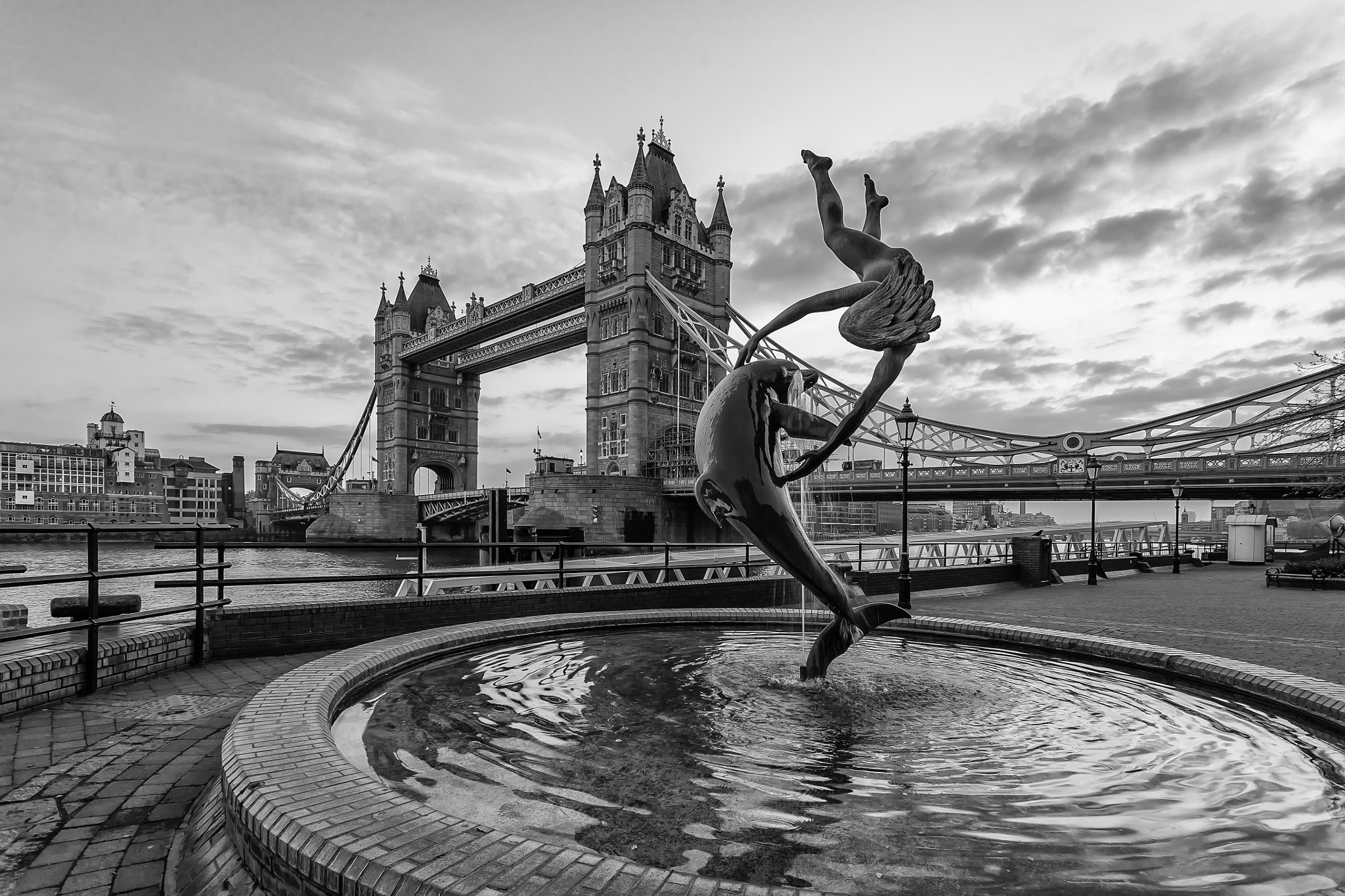Canon EOS 5D + Canon EF 17-40mm F4L USM sample photo. London at sunset photography