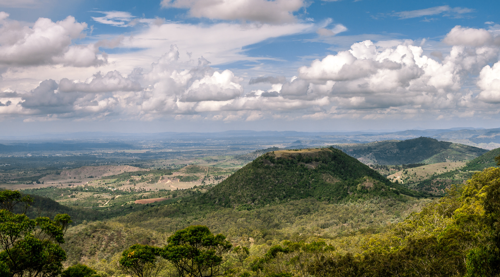 Pentax K-7 sample photo. Tabletop mountain photography