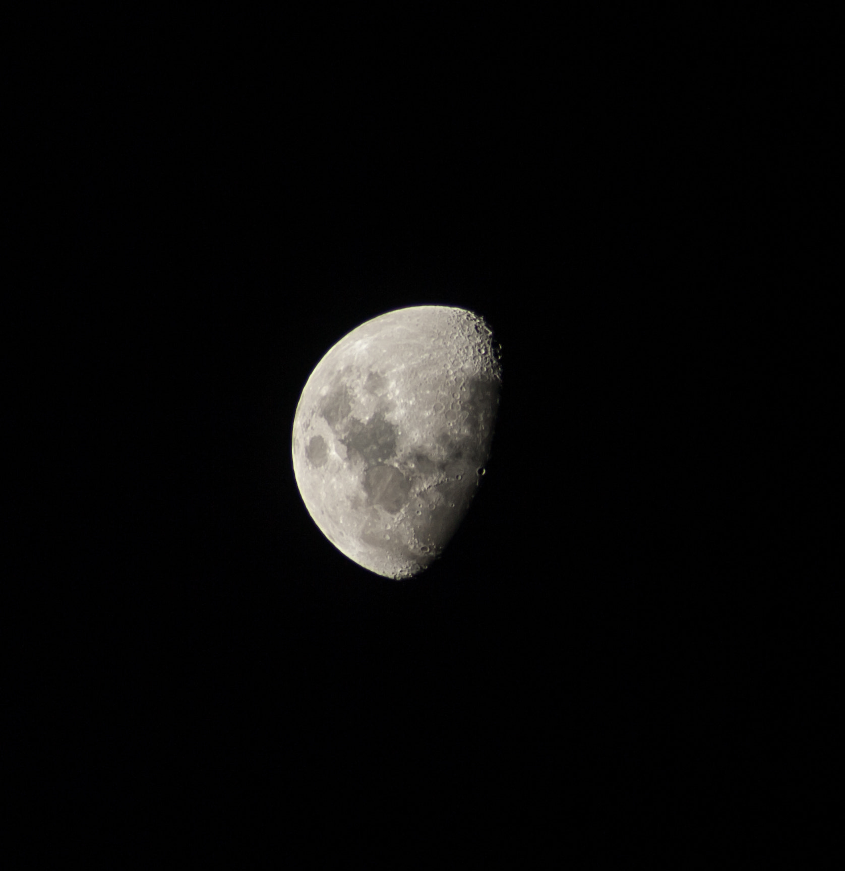 Pentax K-7 + Sigma sample photo. Moon photography