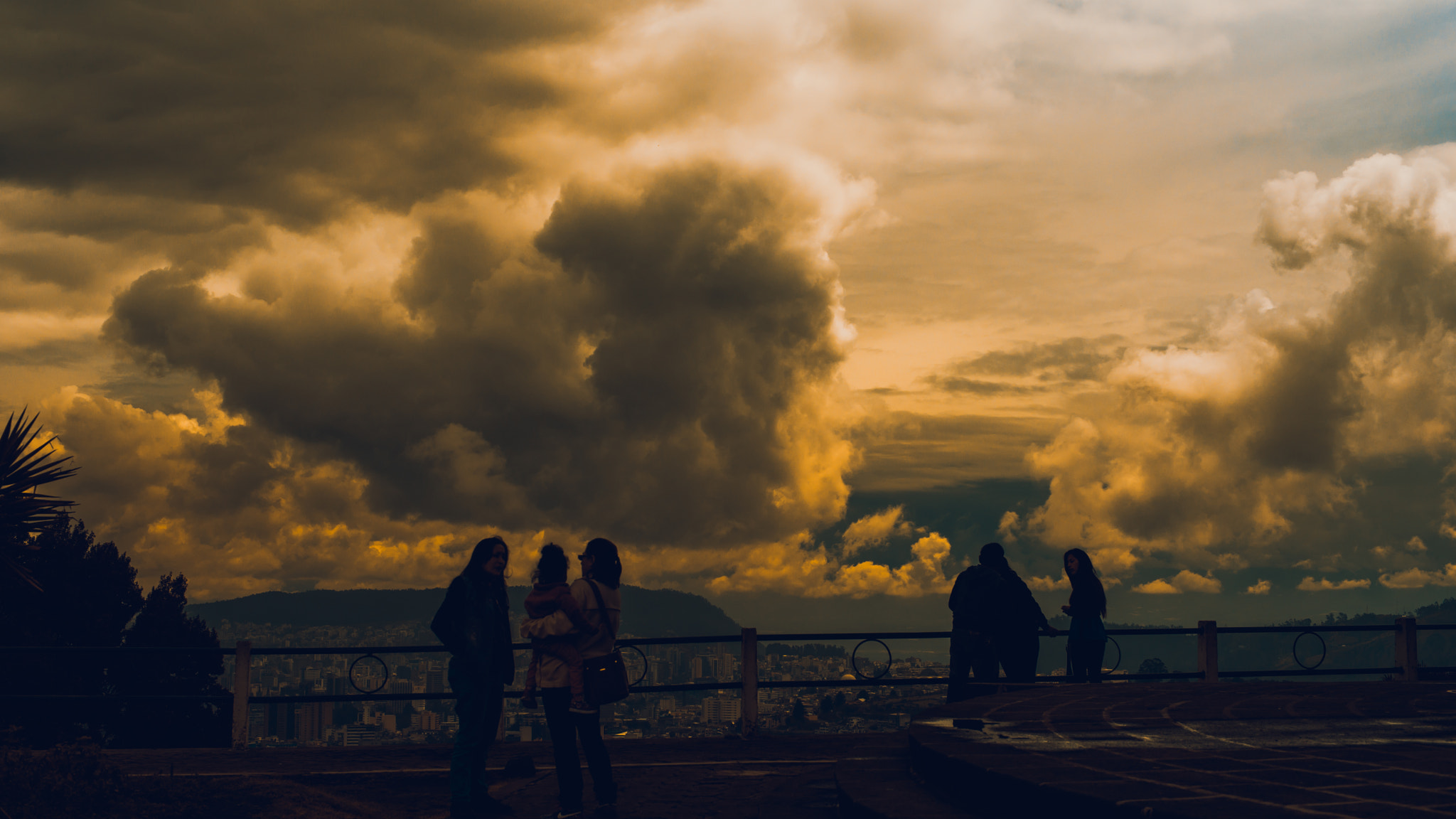 Nikon D750 + Nikon AF Nikkor 50mm F1.4D sample photo. Quito ecuador photography