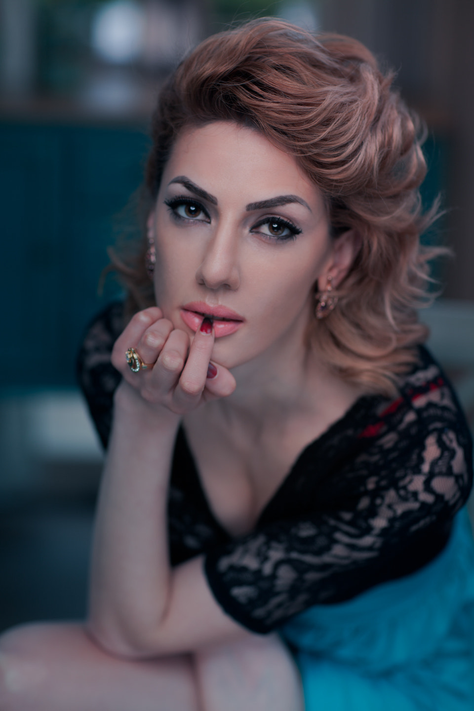 Canon EF 85mm F1.2L II USM sample photo. Hello  annie photography