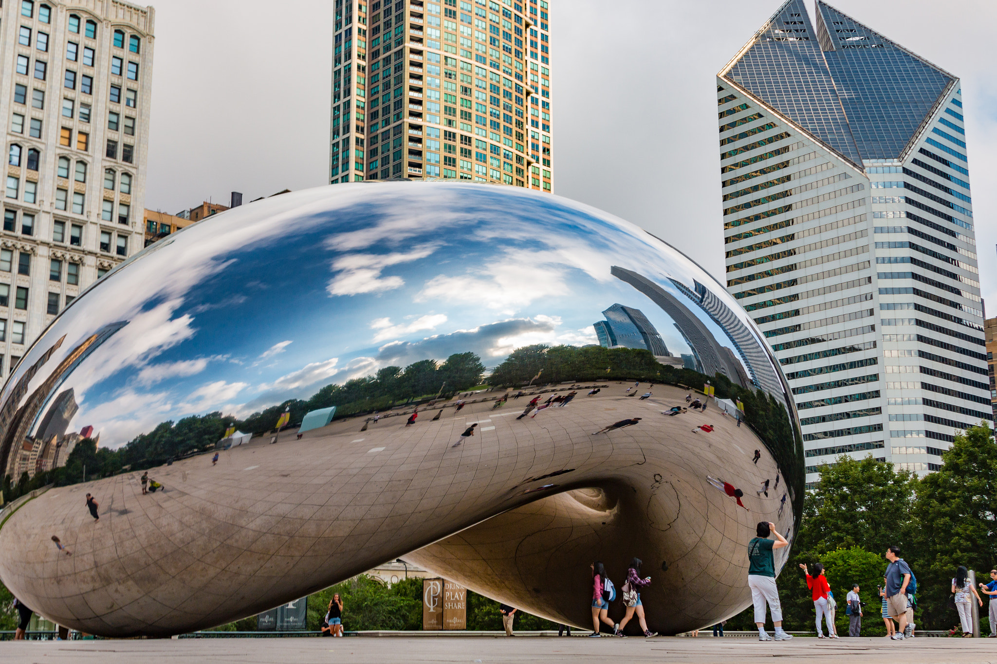 Canon EOS 70D + Canon EF 28-135mm F3.5-5.6 IS USM sample photo. The cloud gate photography