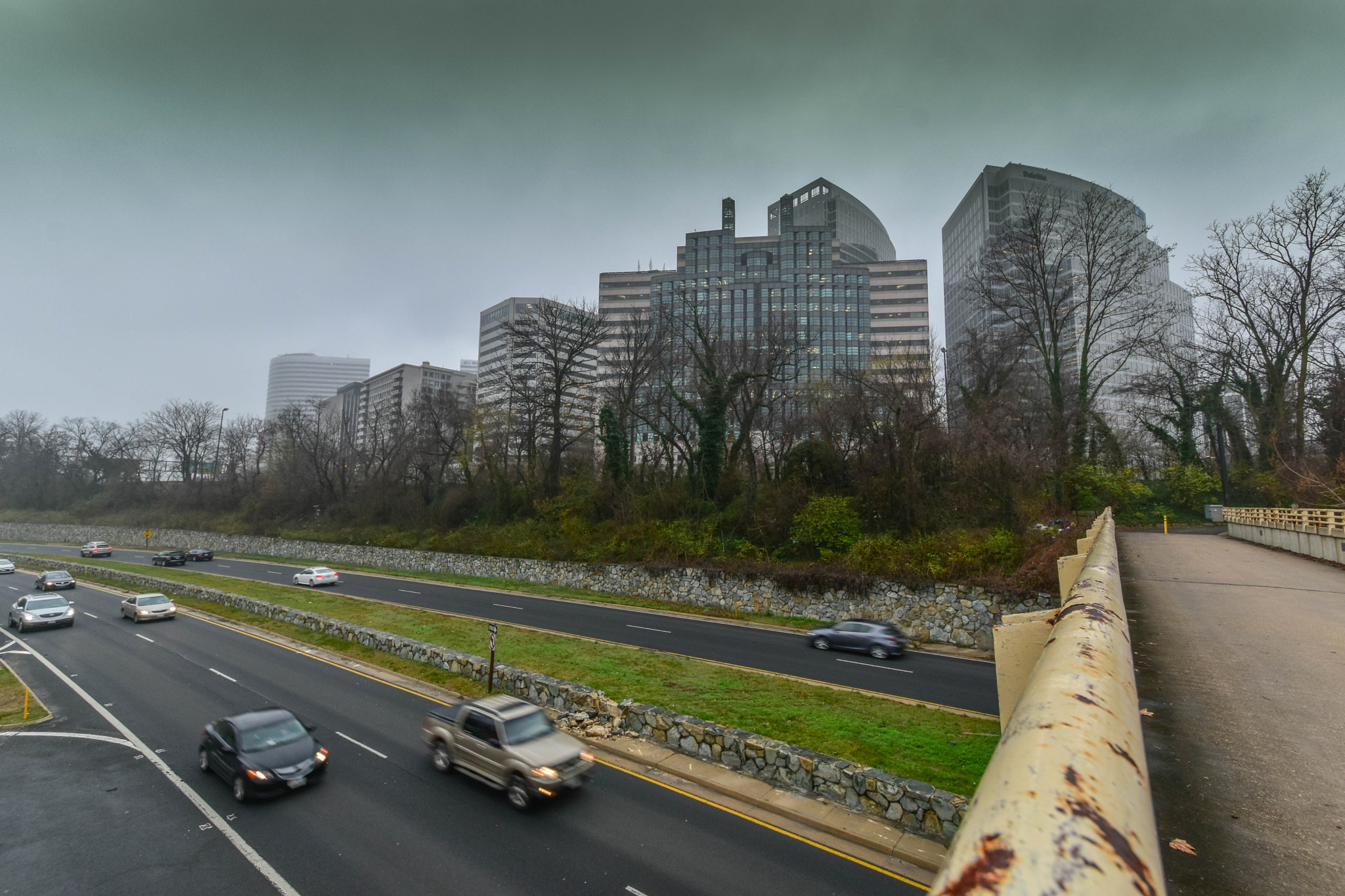 Nikon D5500 sample photo. On a foggy day: the rosslyn skyline. photography