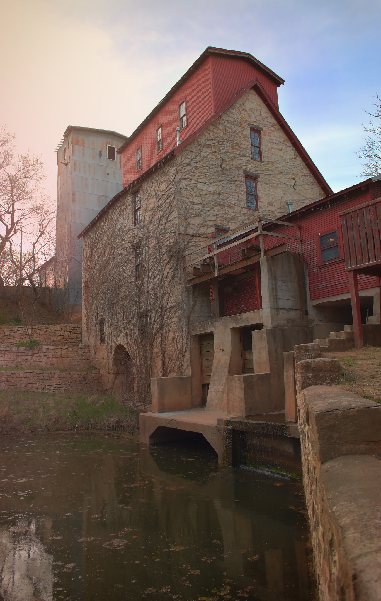 Canon EF 24mm f/1.4L sample photo. Old oxford mill photography