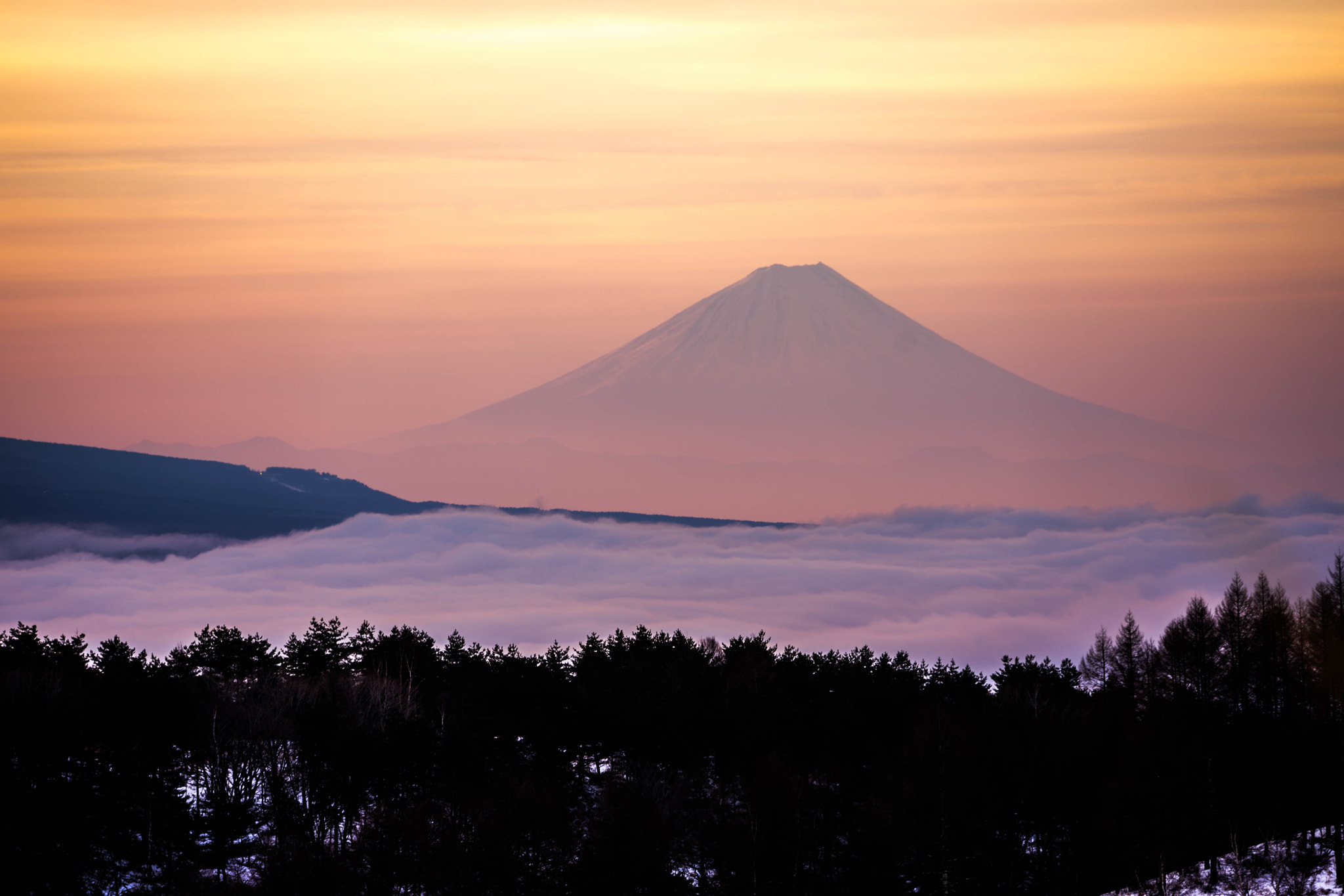 Sony a7 II + Sony FE 70-300mm F4.5-5.6 G OSS sample photo. 富士山 photography