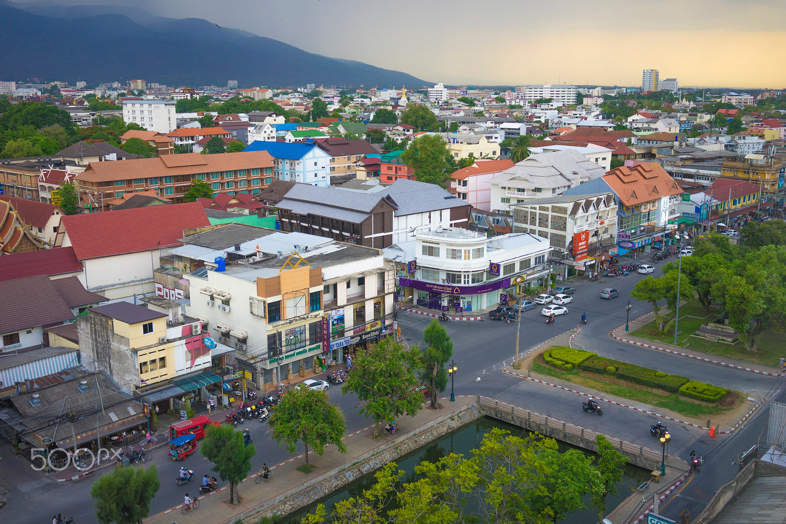 Sony a7 II + Sony Sonnar T* FE 35mm F2.8 ZA sample photo. Old city, chiang mai, thailand photography