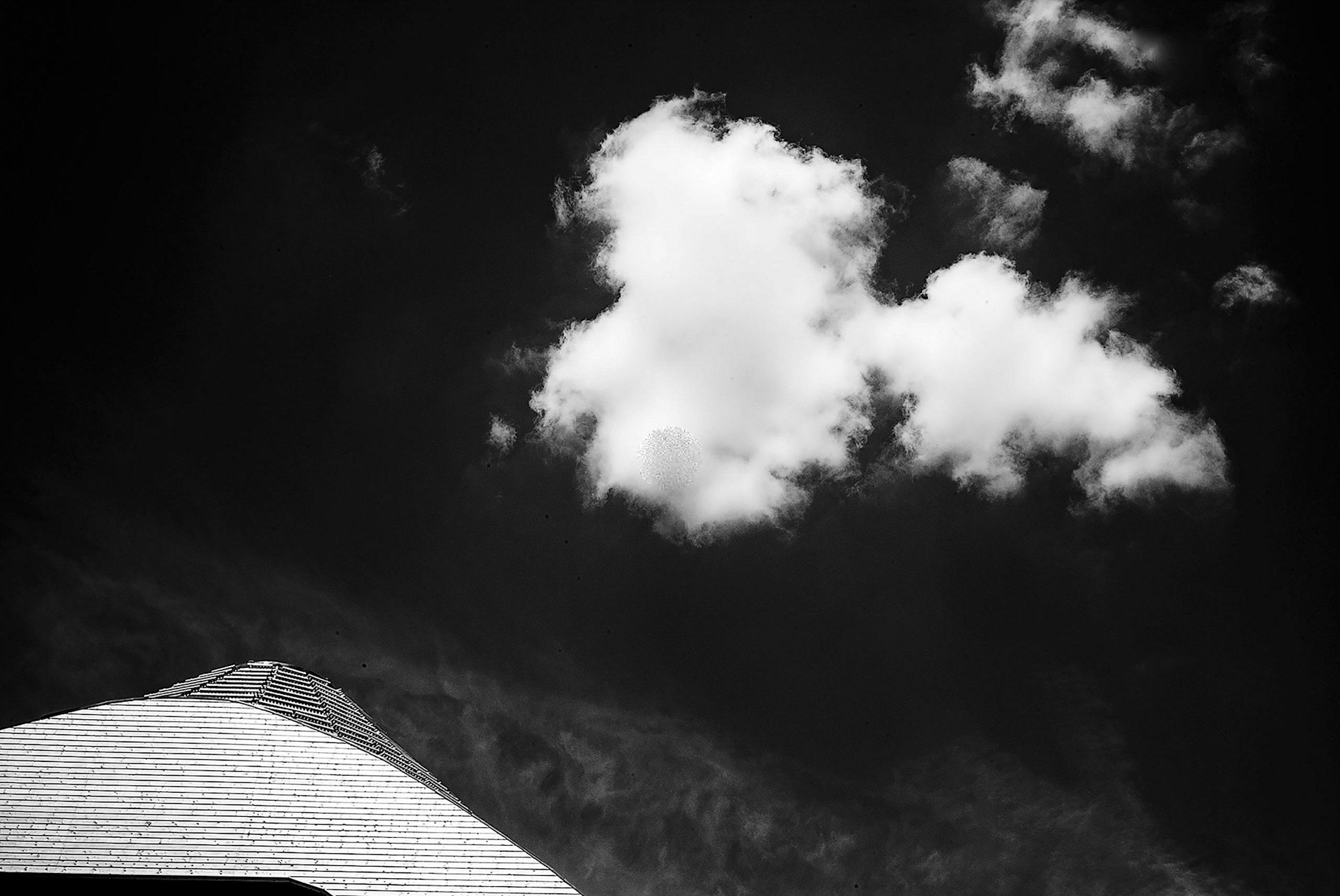 Leica Summilux-M 35mm F1.4 ASPH sample photo. Cloud photography