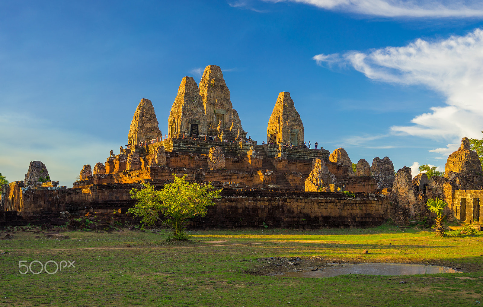 Sony a7 II + Sony Sonnar T* FE 35mm F2.8 ZA sample photo. Pre rup temple photography
