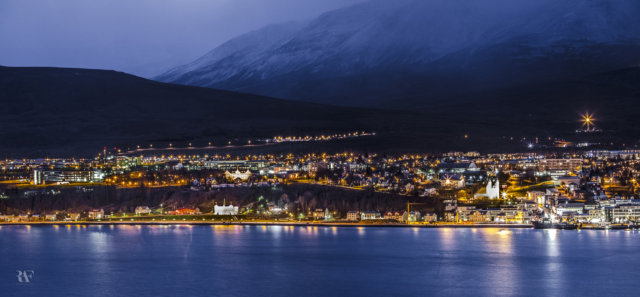 Canon EF 70-200mm F2.8L USM sample photo. Akureyri nights photography