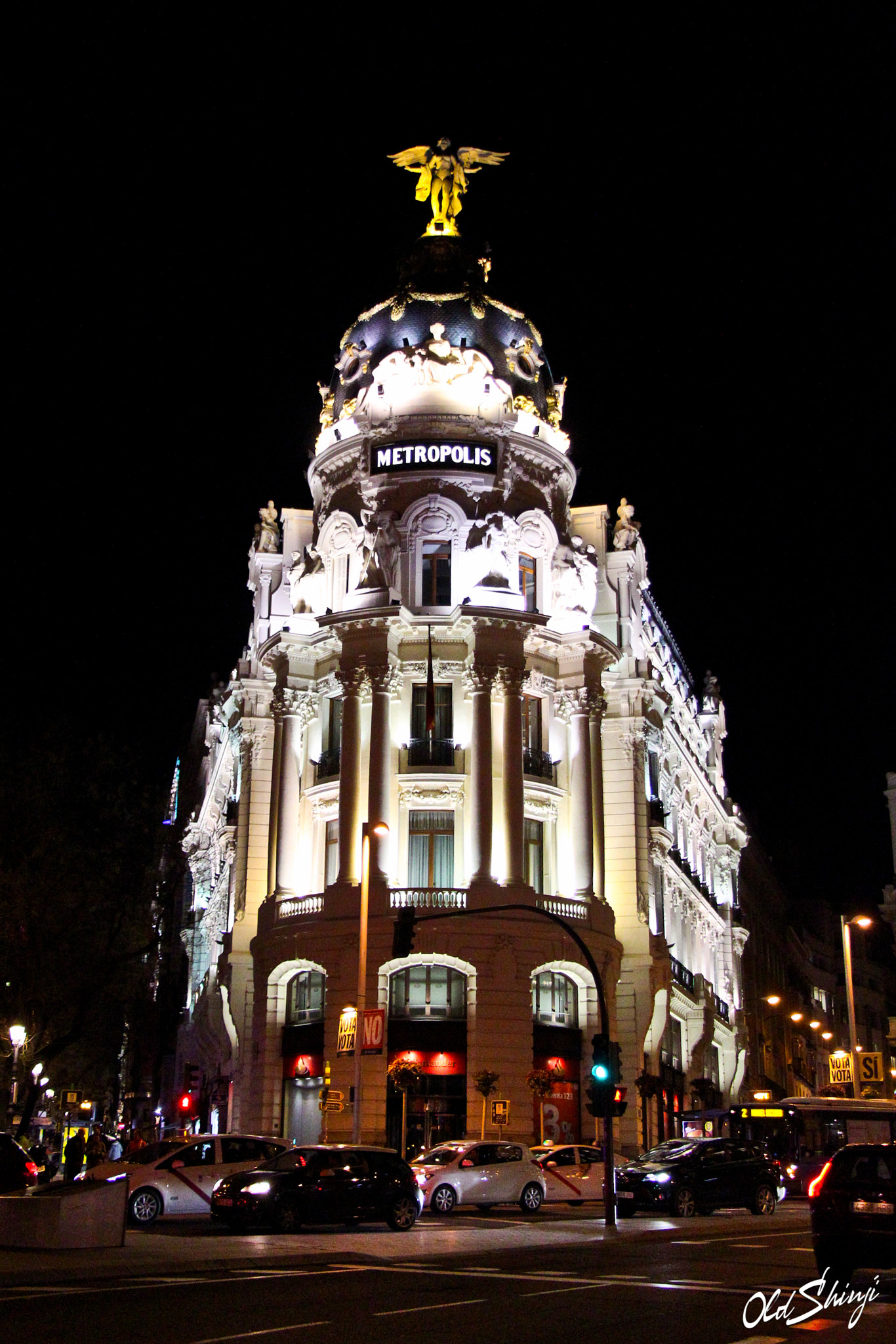 Canon EOS 650D (EOS Rebel T4i / EOS Kiss X6i) sample photo. Edificio metrópolis photography
