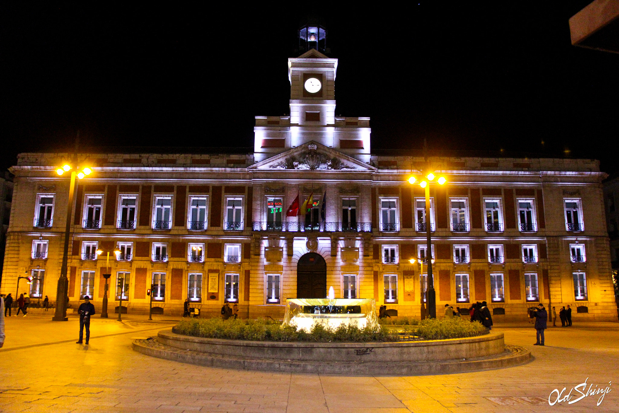 Canon EOS 650D (EOS Rebel T4i / EOS Kiss X6i) sample photo. Puerta del sol photography