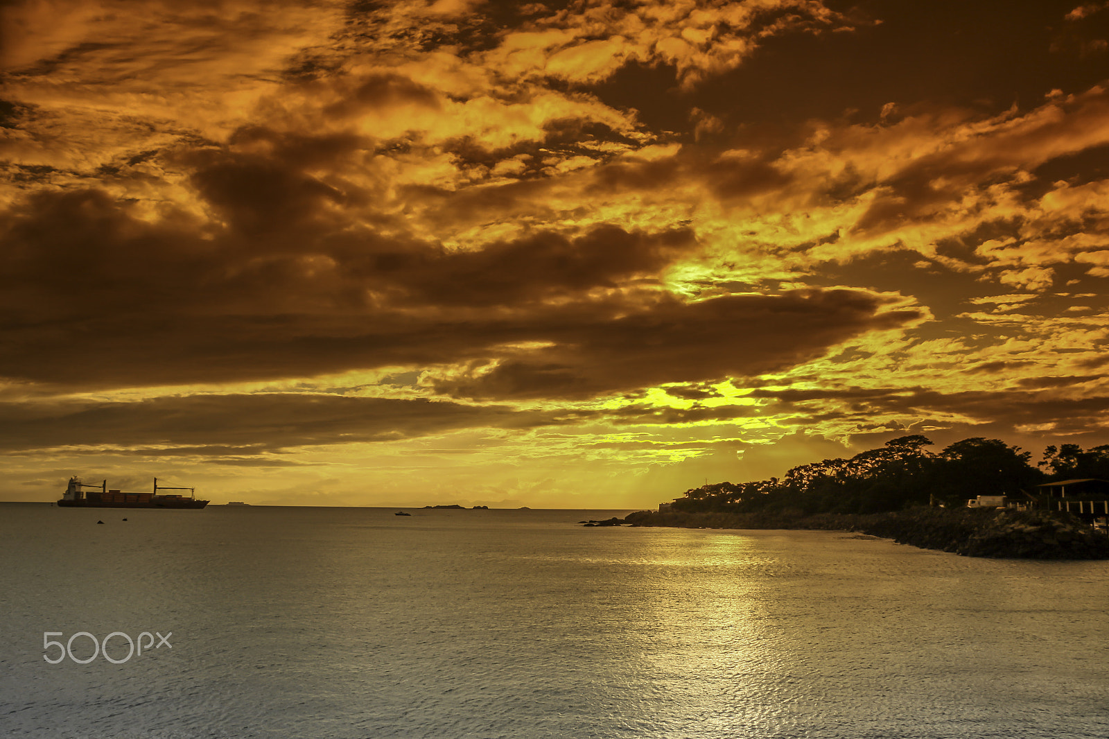 Canon EF-S 18-200mm F3.5-5.6 IS sample photo. Cloud canvas photography