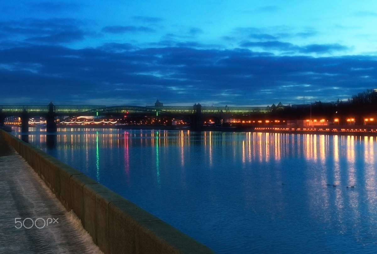 Nikon D5000 + Nikon AF-S DX Nikkor 35mm F1.8G sample photo. Москва.Пушкинский мост (moscow. pushkinsky bridge) photography