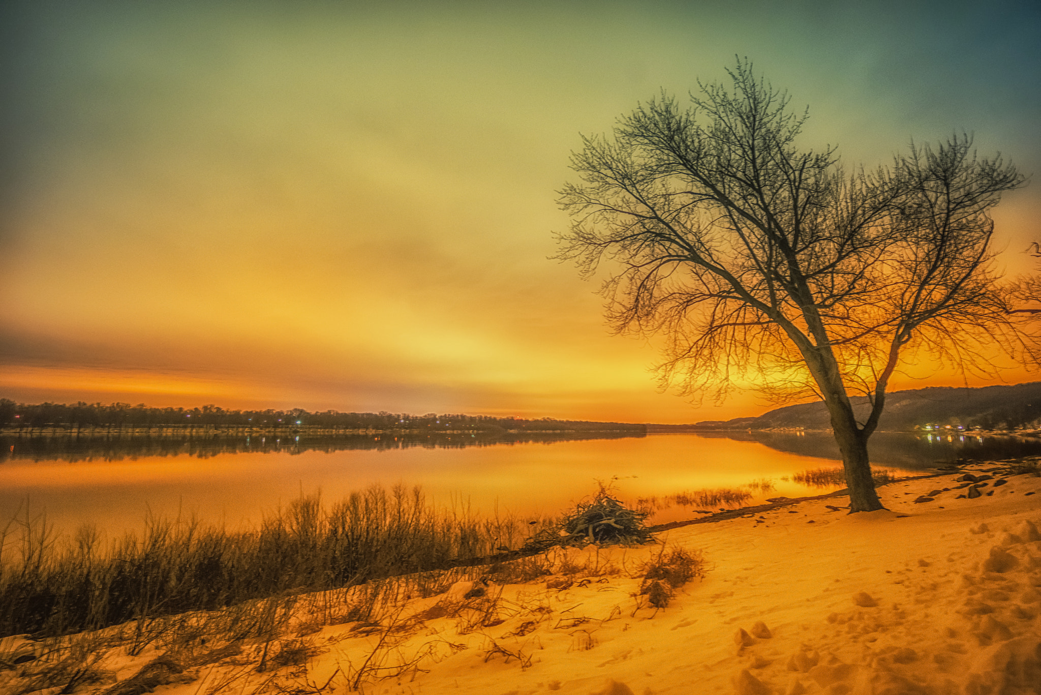 Sony a7R + Sony Vario-Tessar T* FE 16-35mm F4 ZA OSS sample photo. "fire and ice" photography