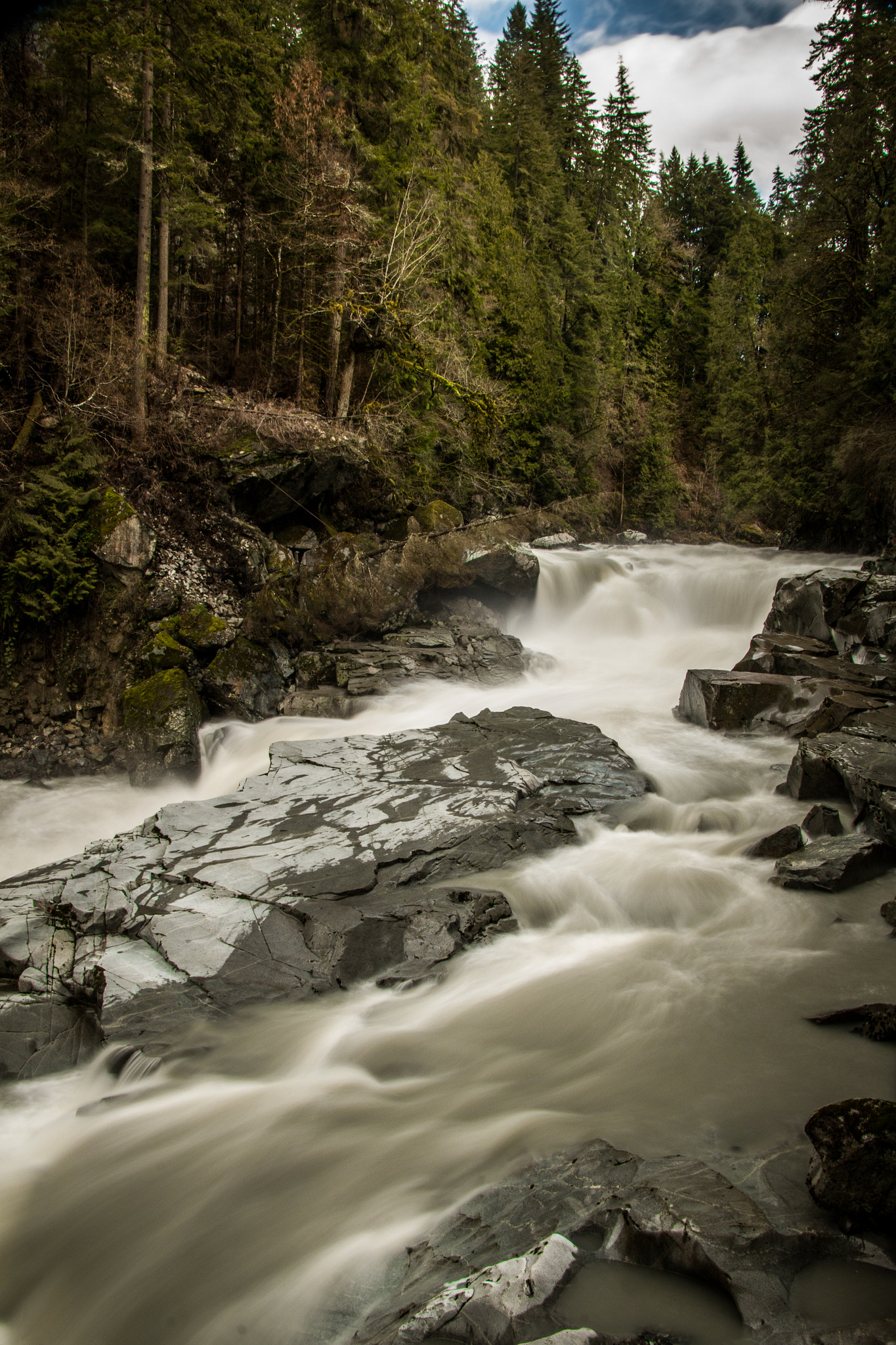 Canon EOS 70D + Canon EF-S 18-135mm F3.5-5.6 IS USM sample photo. Granite falls photography
