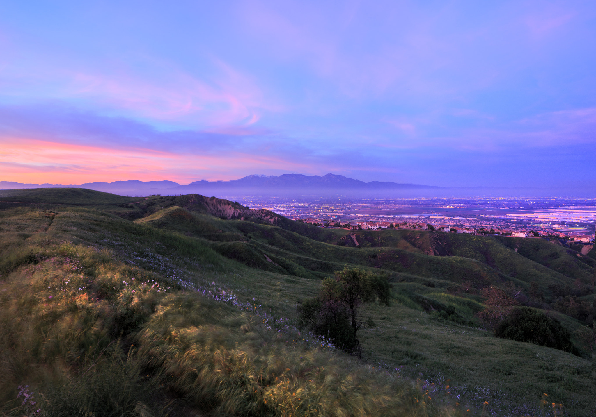 Canon TS-E 24.0mm f/3.5 L II sample photo. Sunset in the hills photography