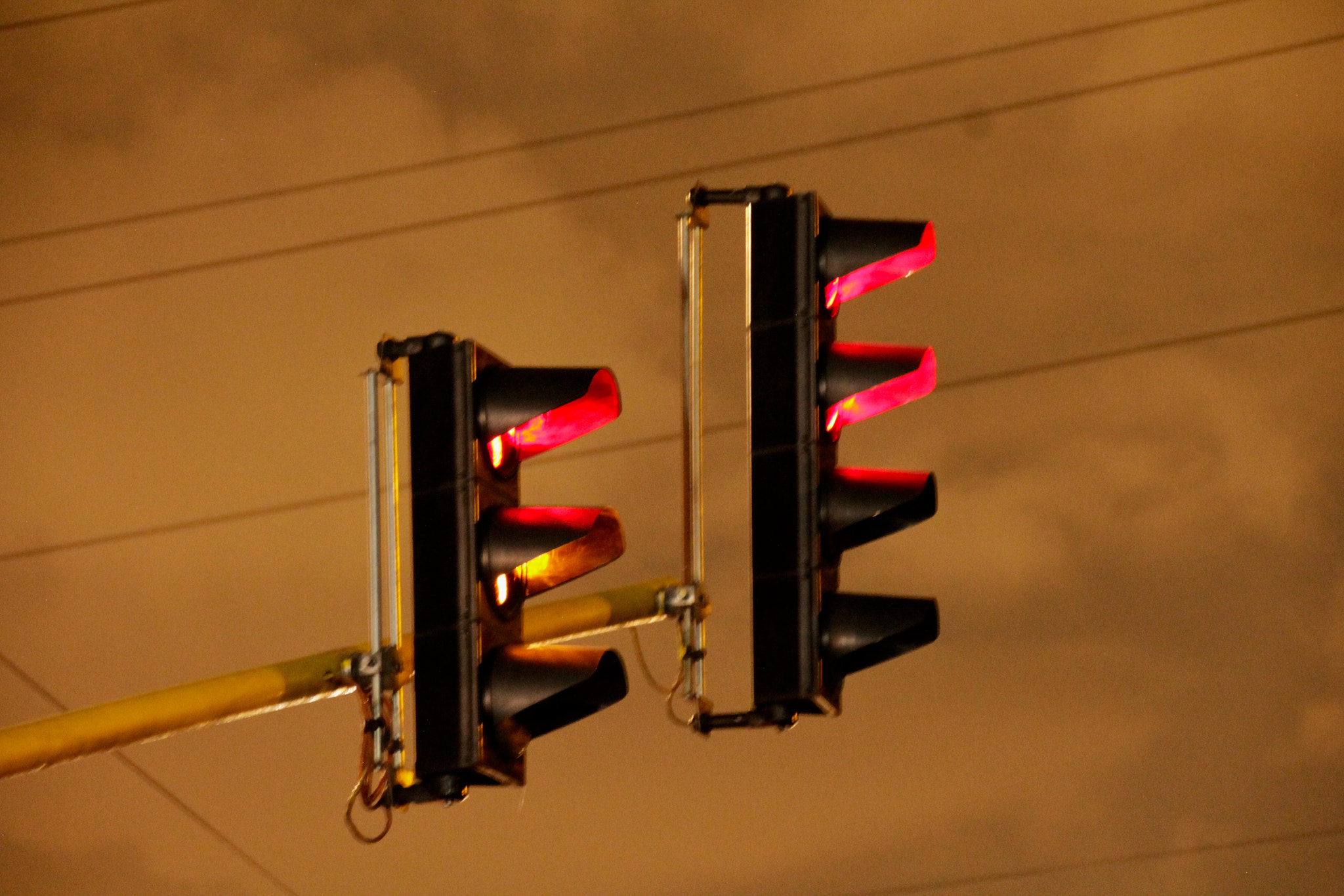 Canon EF 75-300mm F4.0-5.6 IS USM sample photo. Streetlights photography
