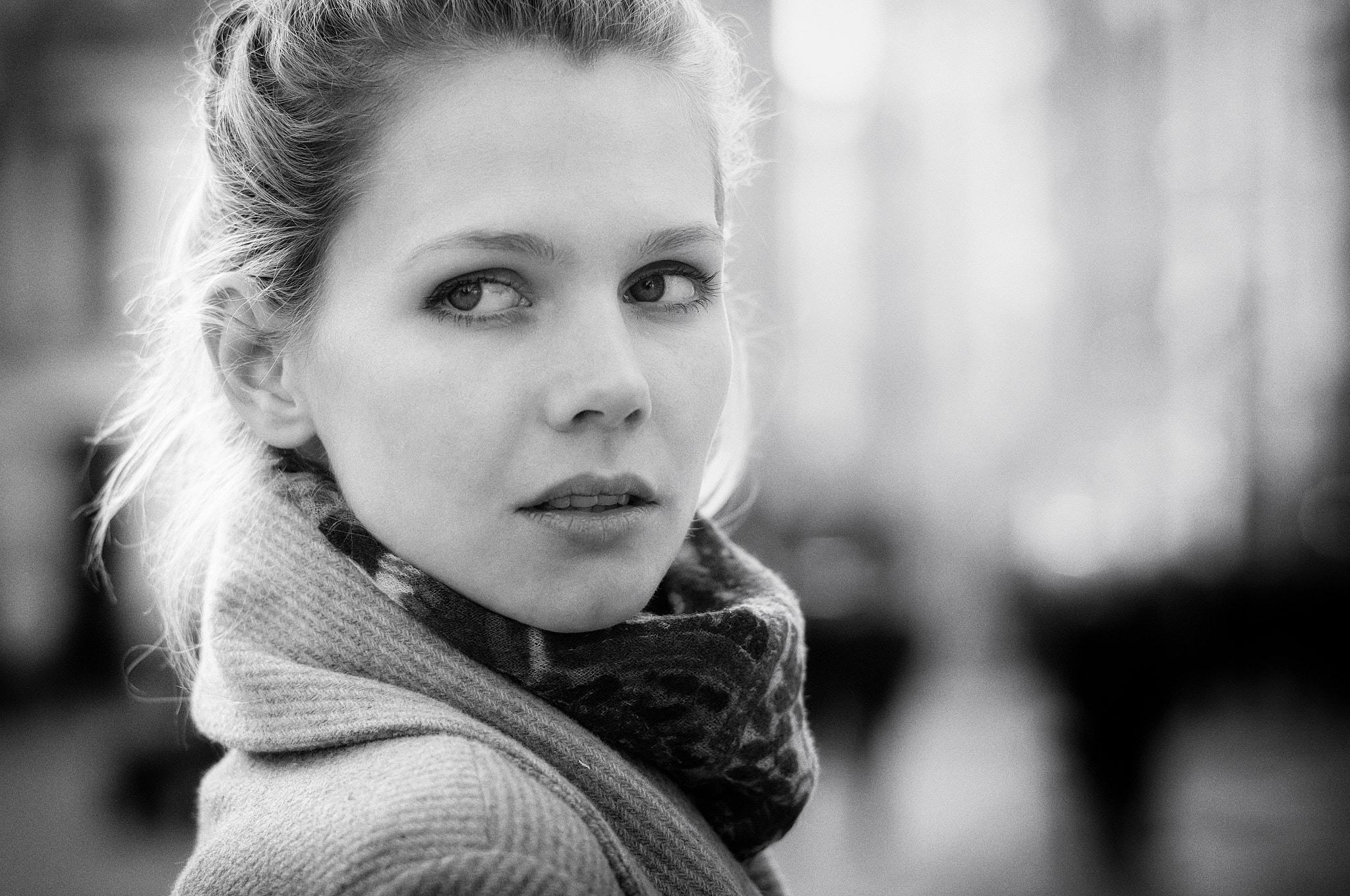 Leica APO-Summicron-M 90mm F2 ASPH sample photo. City and people photography