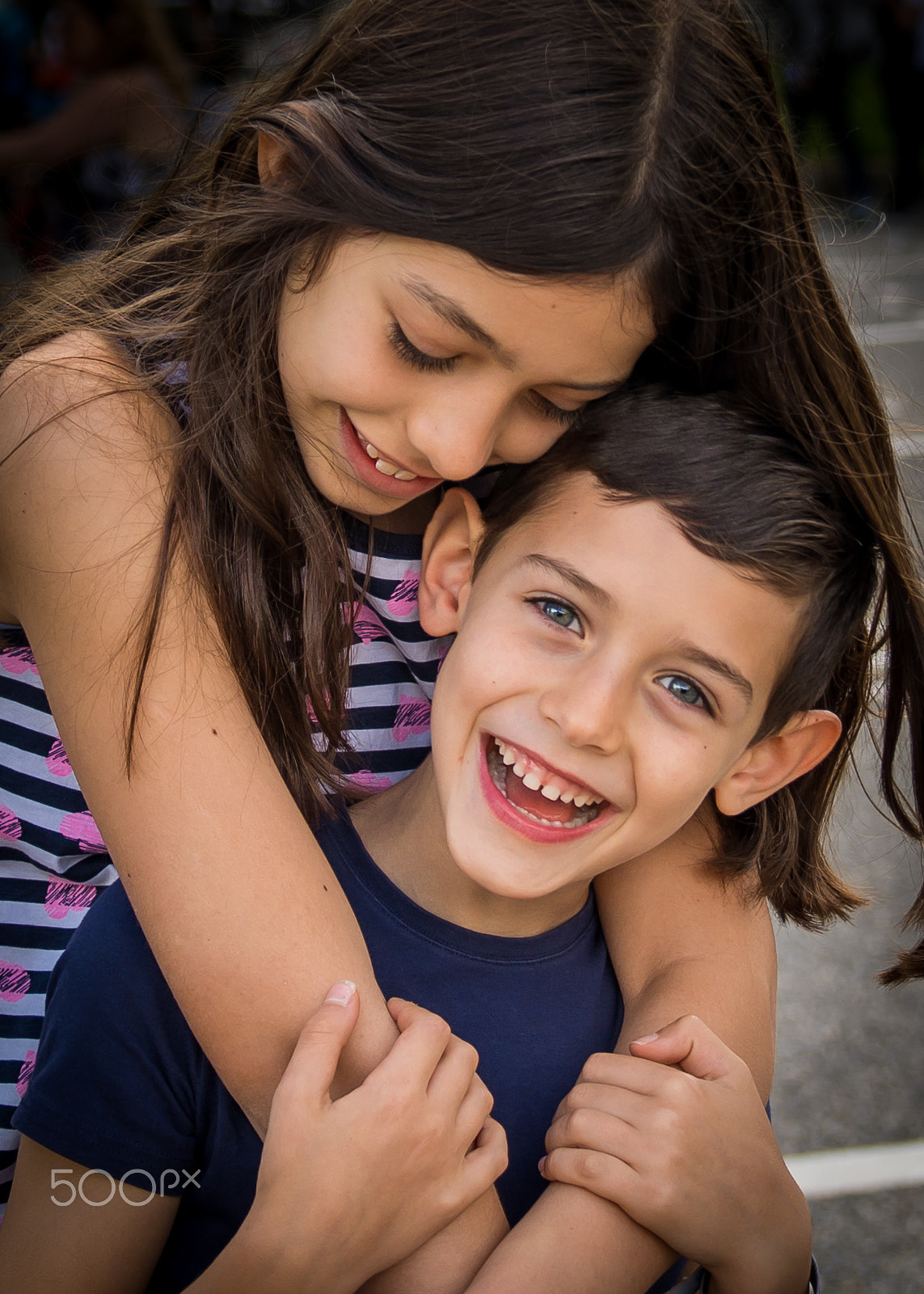 Sigma 17-50mm F2.8 EX DC OS HSM sample photo. Siblings smiling photography