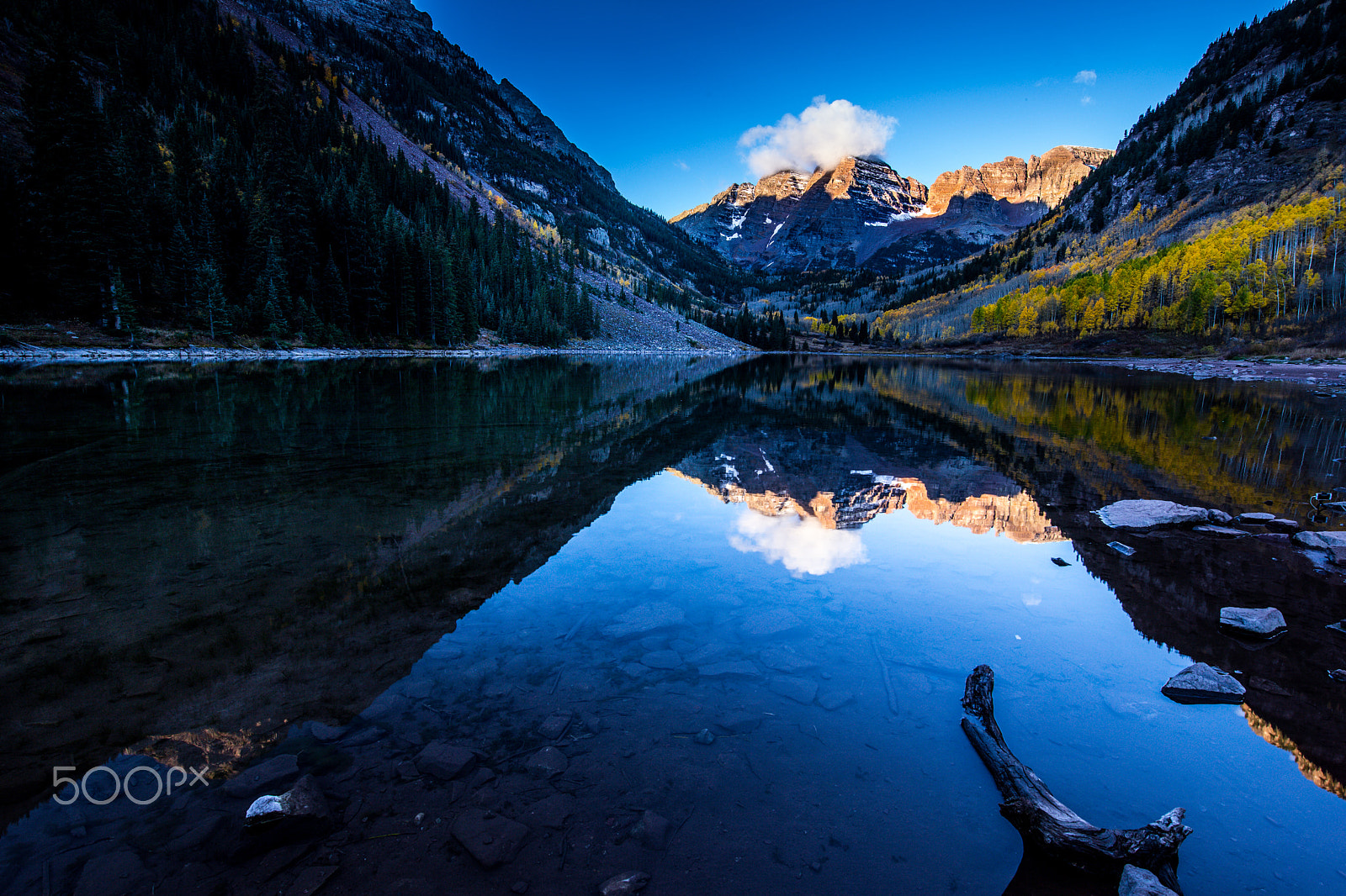 Canon EOS 6D + Canon EF 11-24mm F4L USM sample photo. Mirror image of maroon bells photography