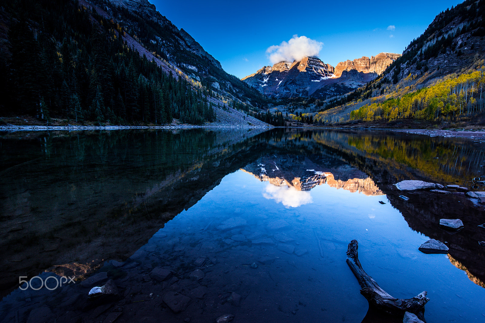 Canon EF 11-24mm F4L USM sample photo. Mirror image of maroon bells photography