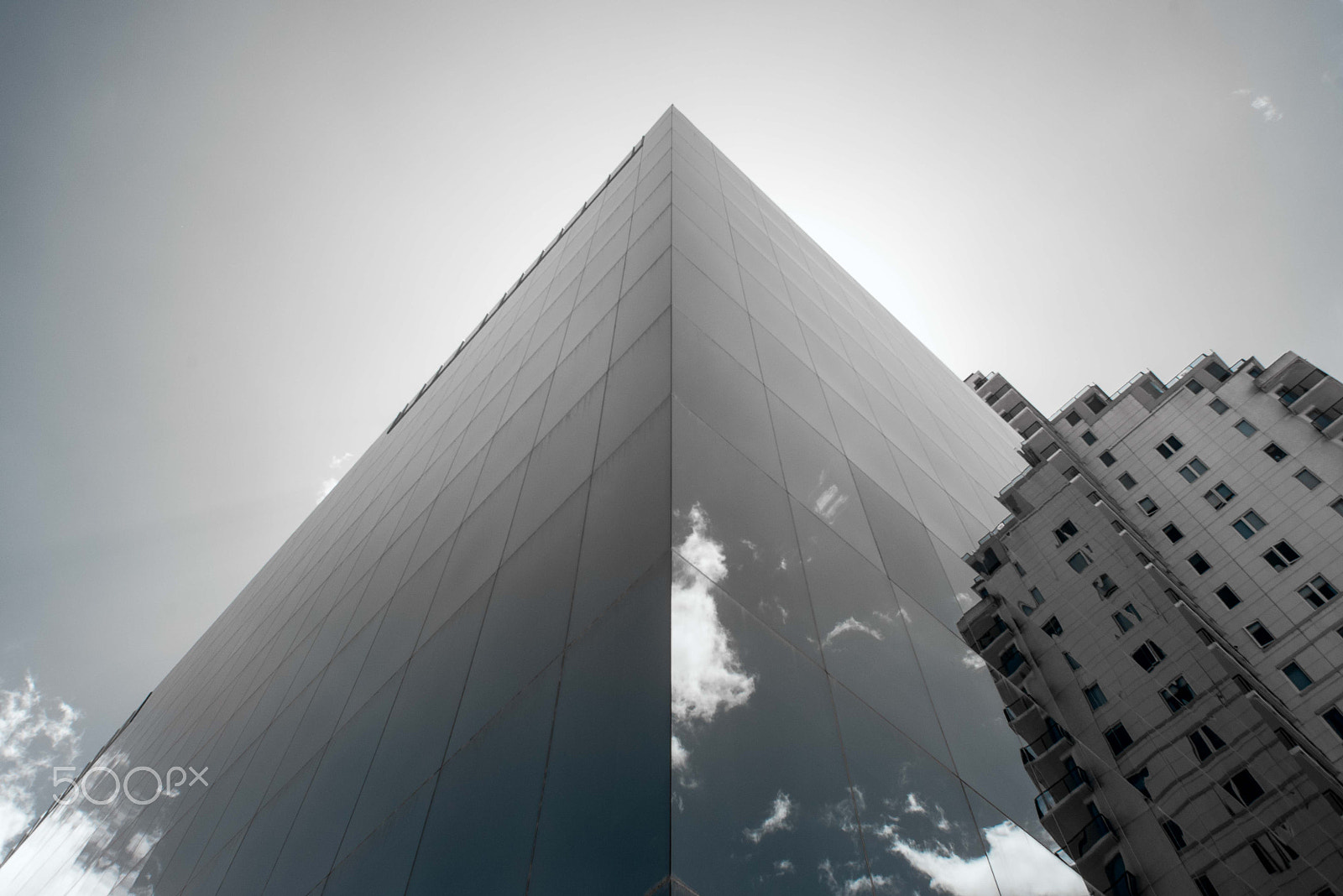 Nikon D610 + Nikon AF Nikkor 28mm F2.8D sample photo. Pyramid illusion photography