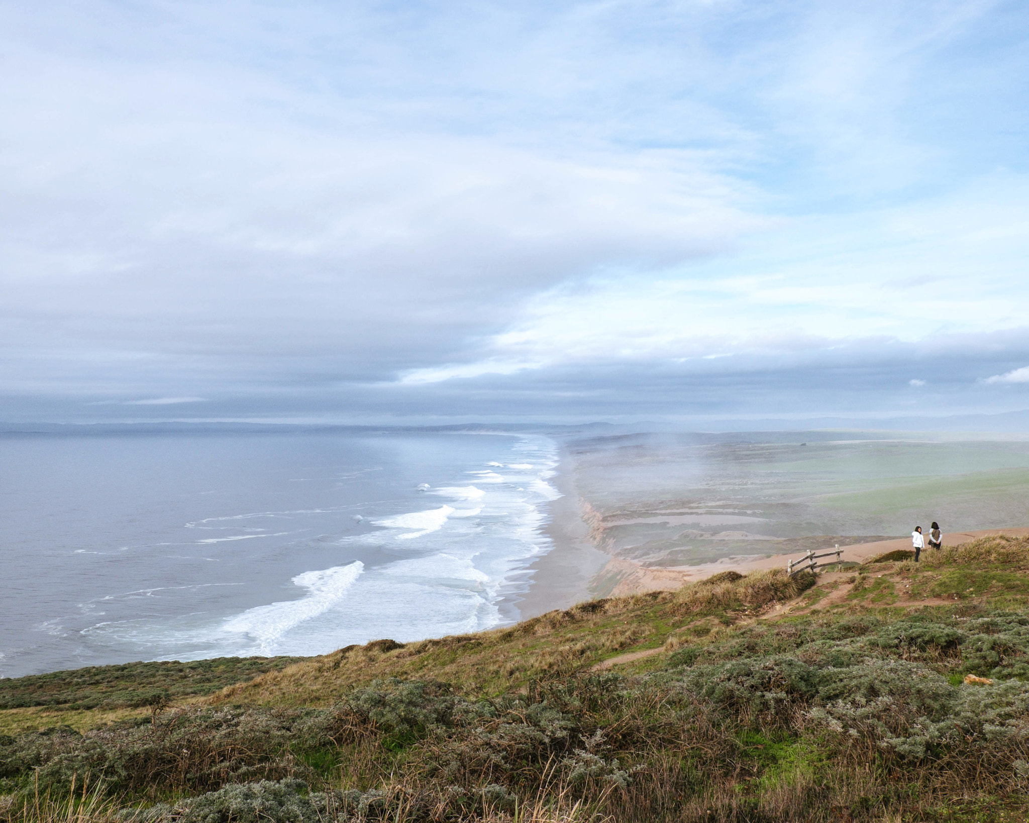 Fujifilm X-E2 + Fujifilm XF 18-55mm F2.8-4 R LM OIS sample photo. Endless coastline photography