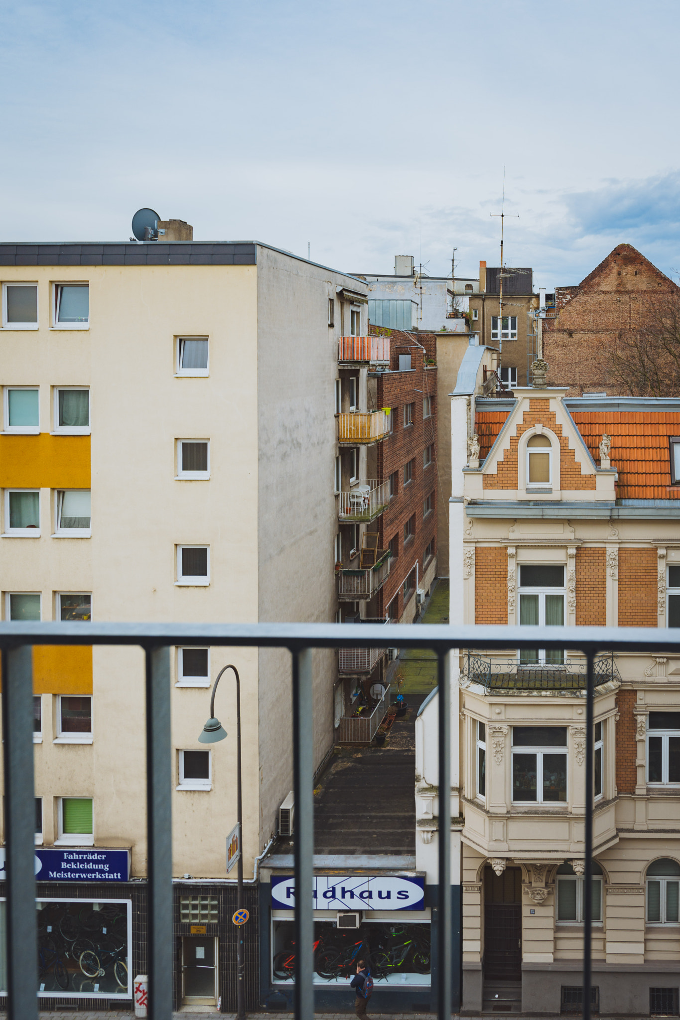 Nikon D7200 + Sigma 18-35mm F1.8 DC HSM Art sample photo. Aus dem hotelfenster photography