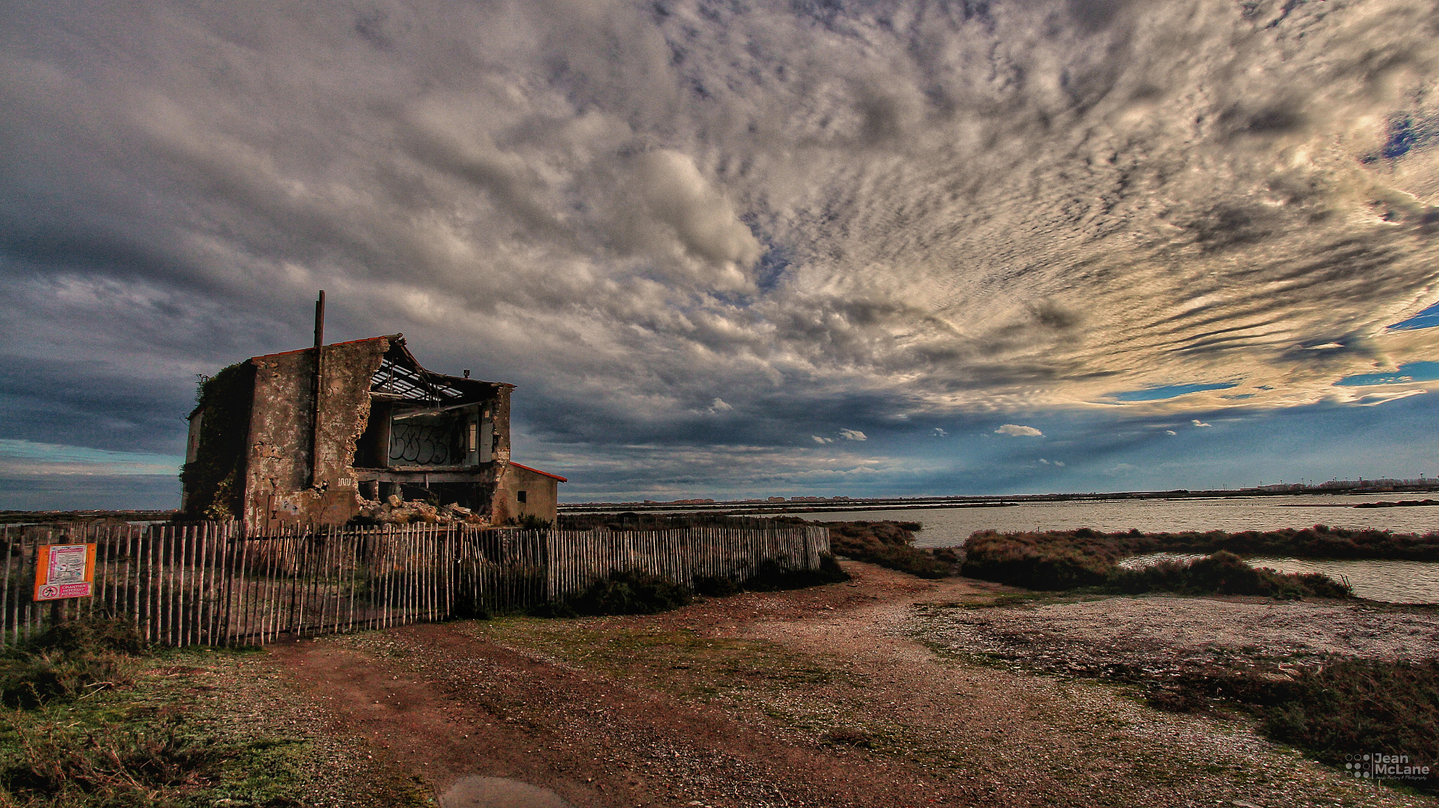 Canon EF-S 10-22mm F3.5-4.5 USM sample photo. Devil's house photography