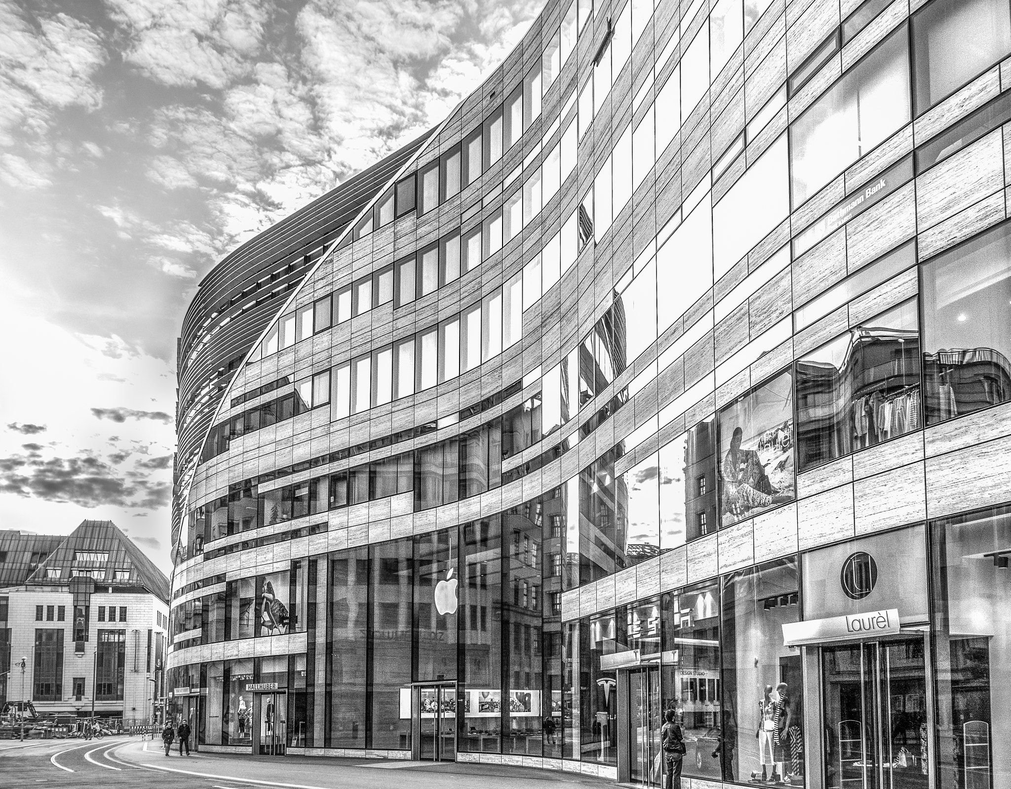 Pentax K-5 II sample photo. Facade reflection photography