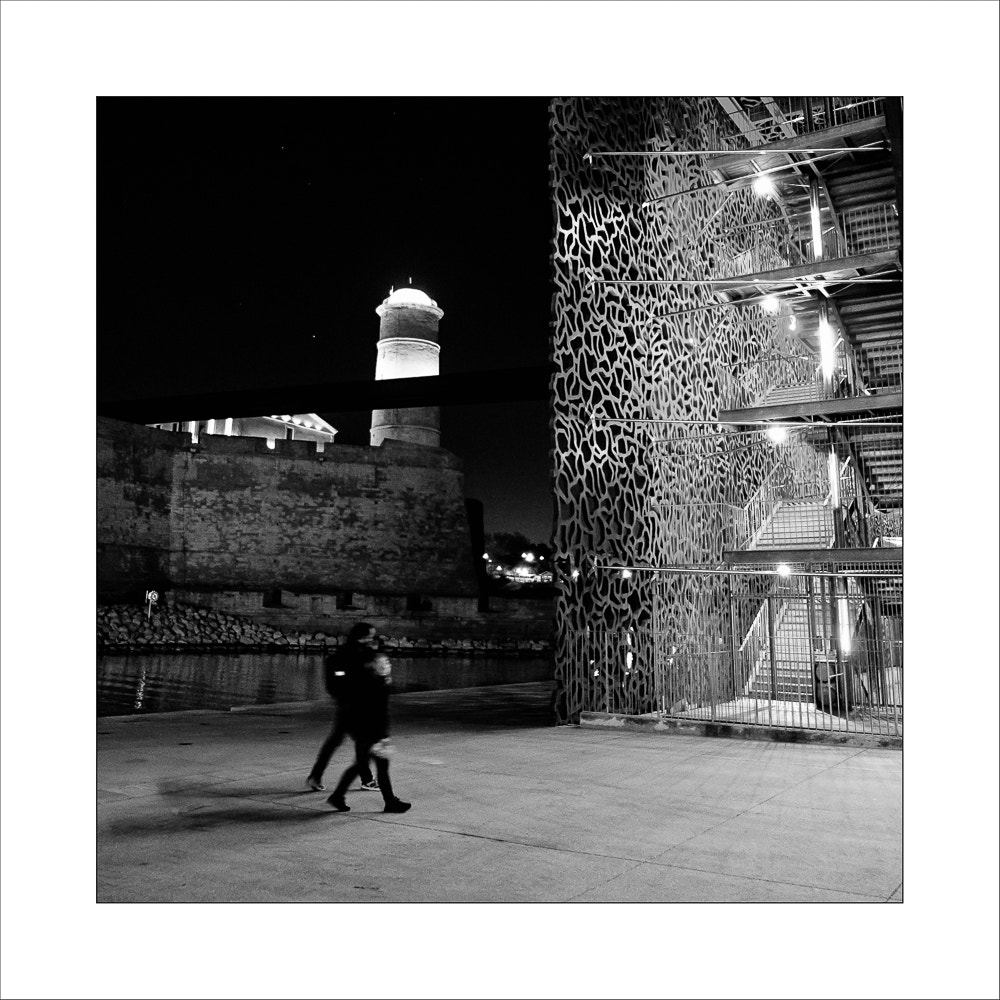 Fujifilm X-Pro2 + Fujifilm XF 18-55mm F2.8-4 R LM OIS sample photo. Night in marseille / nuit marseillaise photography