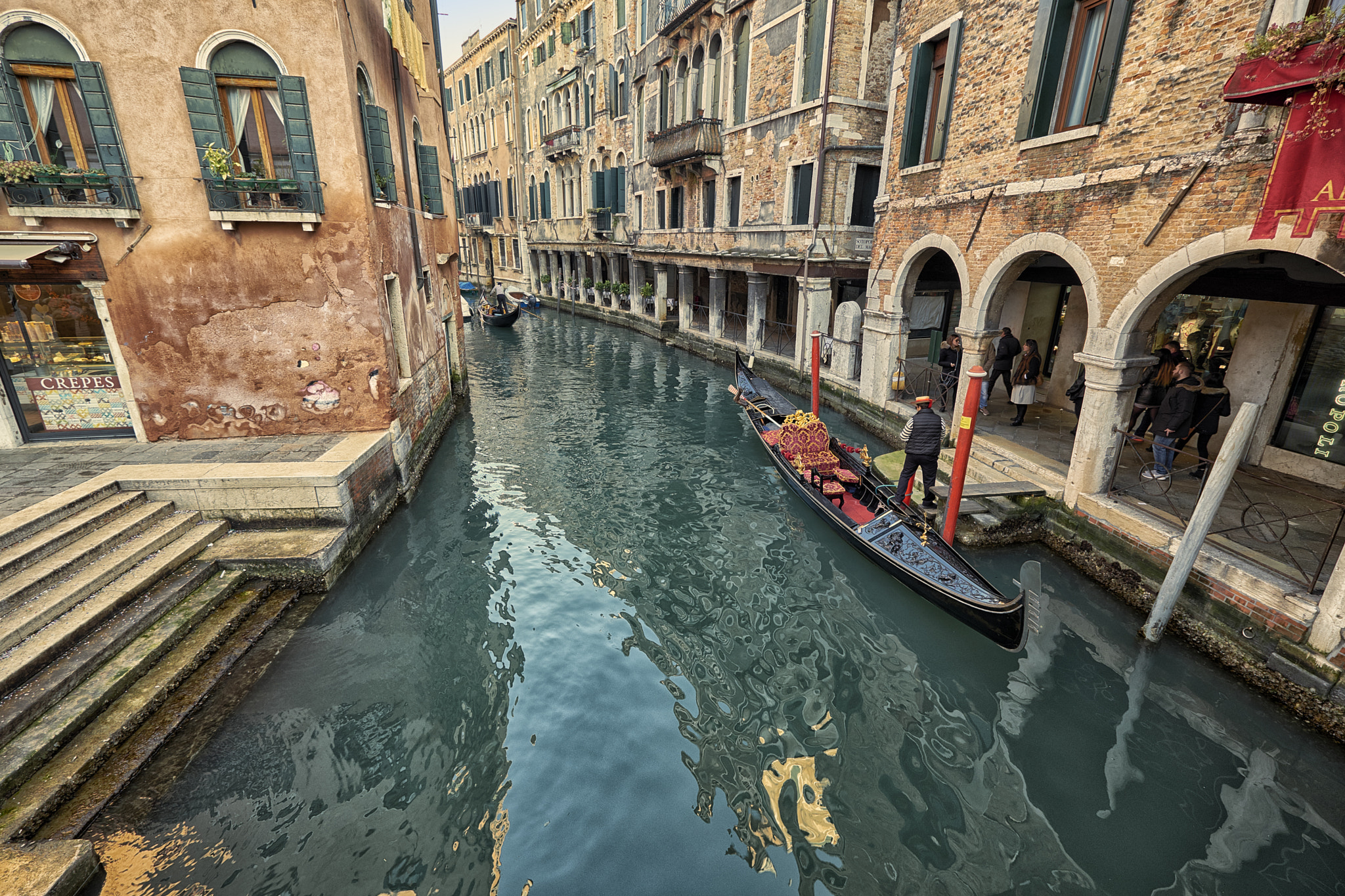 Fujifilm X-T2 + Fujifilm XF 10-24mm F4 R OIS sample photo. Gondola time photography