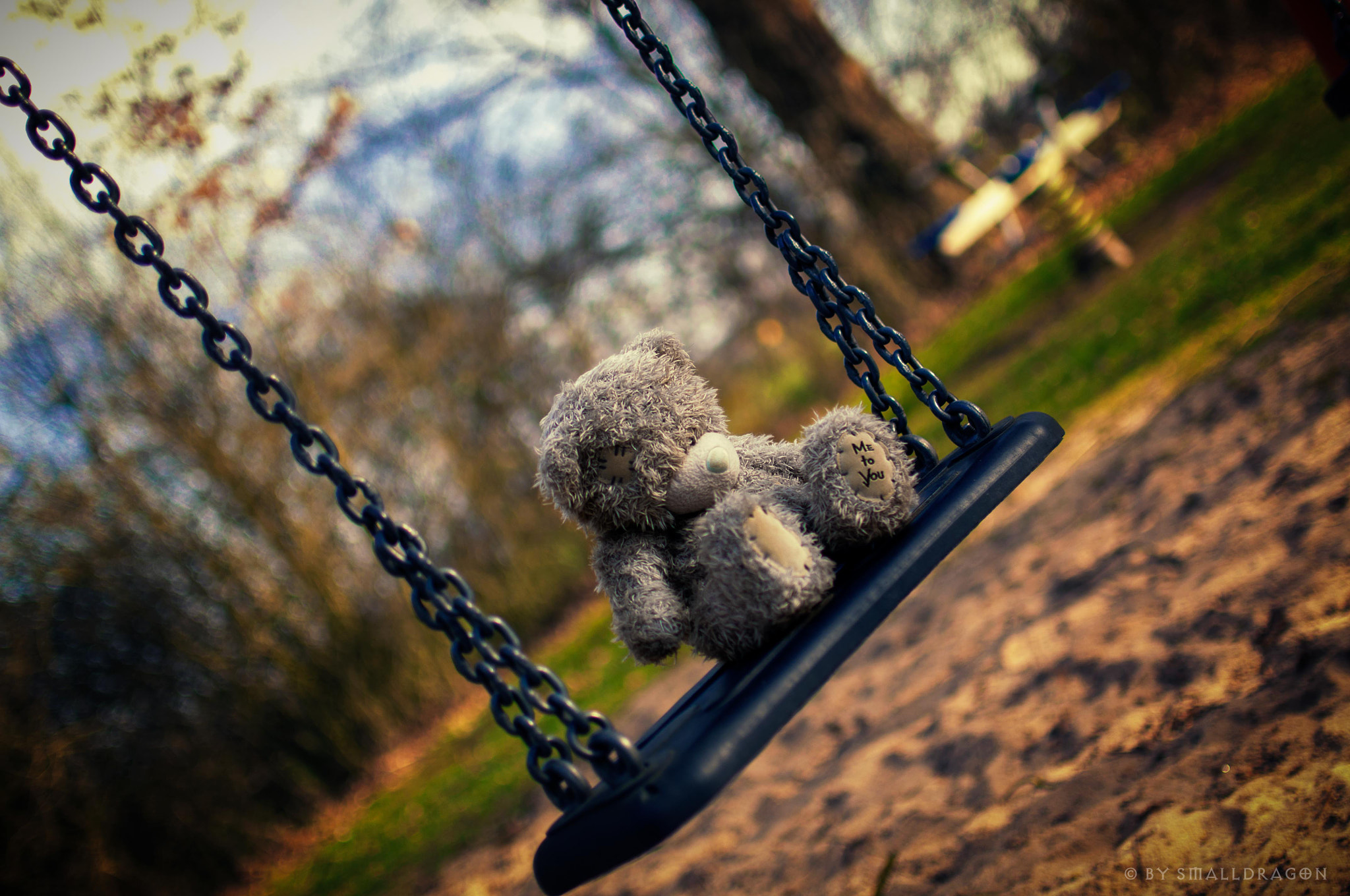 Nikon D5000 + Nikon AF-S DX Nikkor 35mm F1.8G sample photo. Swinging mr. jingles photography