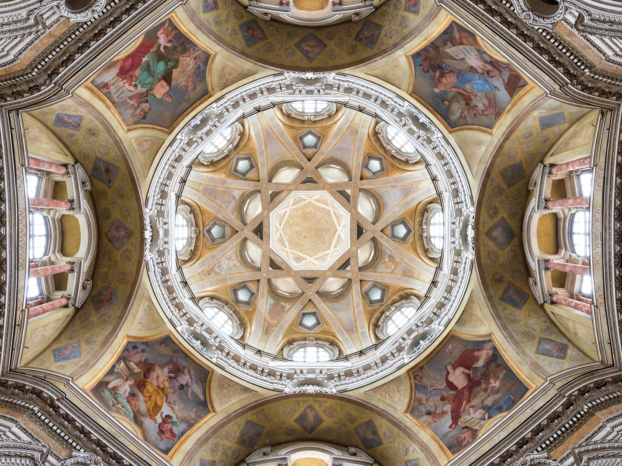 Nikon AF-S Nikkor 16-35mm F4G ED VR sample photo. Church of san lorenzo, turin, italy photography