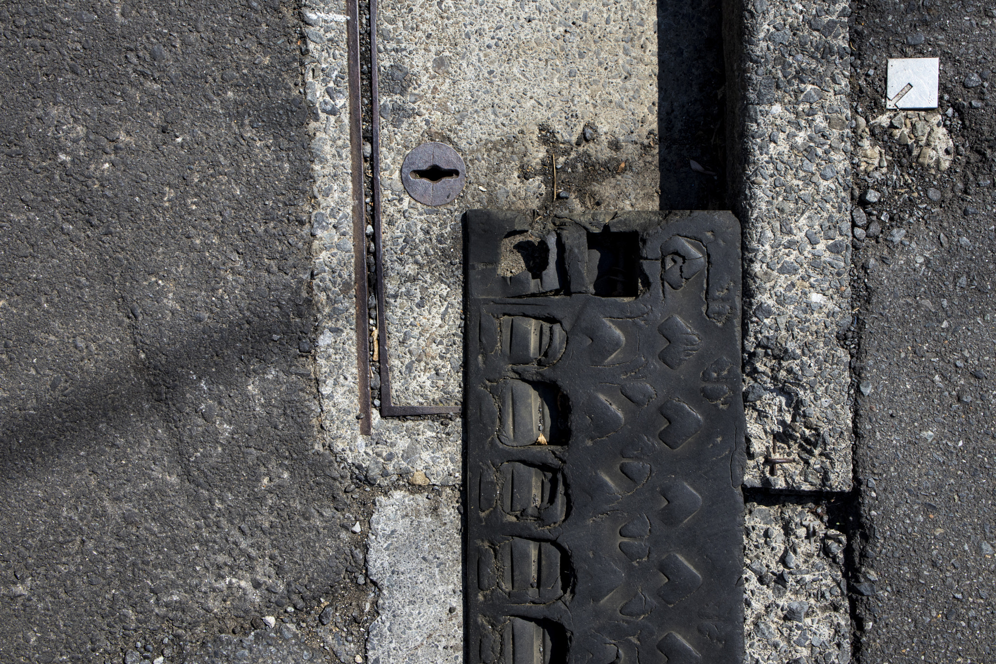 Canon EF-M 28mm F3.5 Macro IS STM sample photo. Road 14 photography