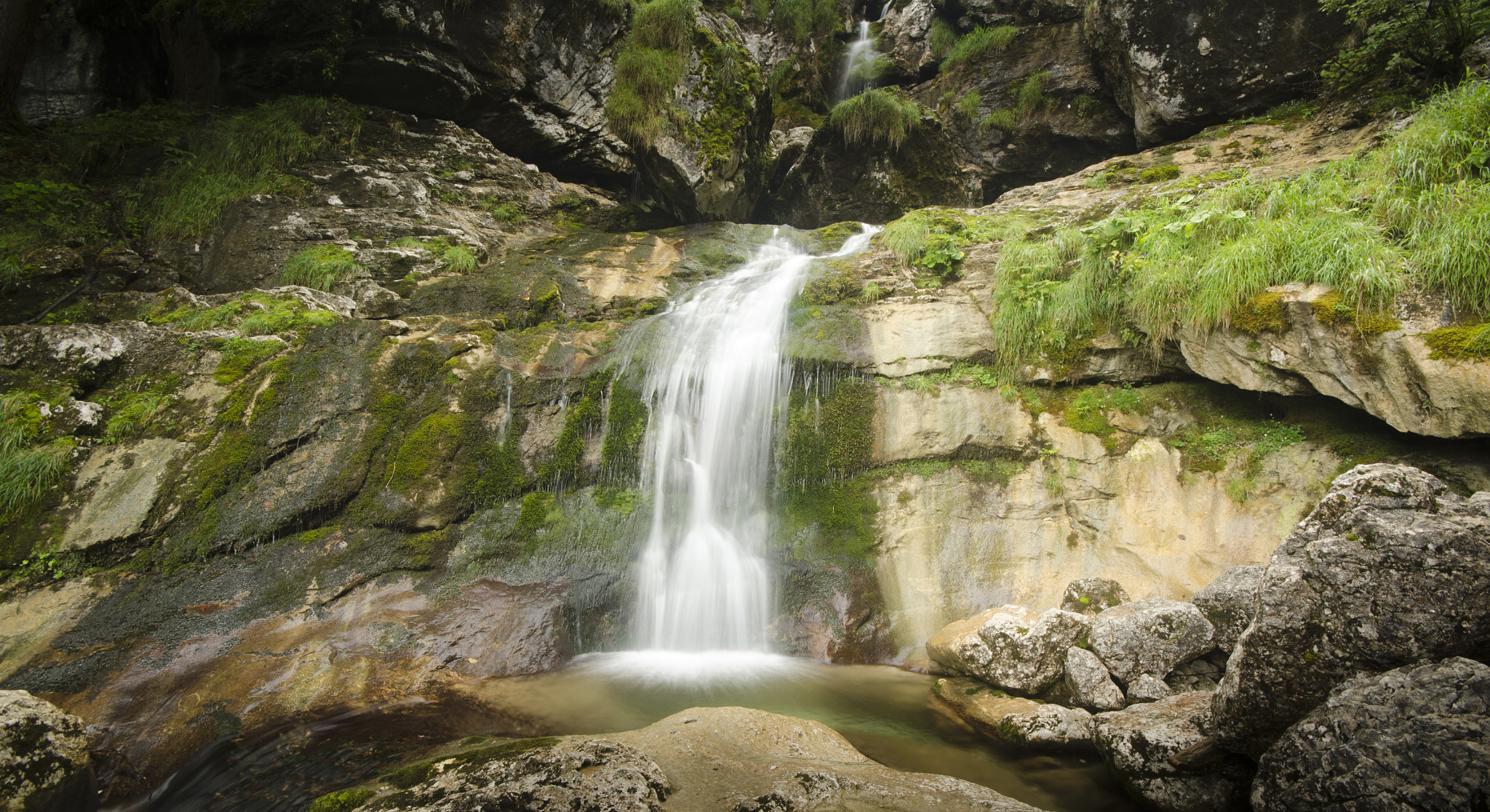 Sigma 10-20mm F4-5.6 EX DC HSM sample photo. Spring waters photography