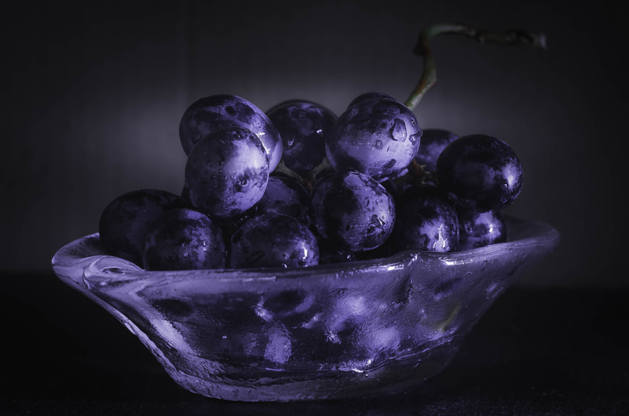 Nikon D5100 + Nikon AF Nikkor 50mm F1.8D sample photo. Black grapes photography