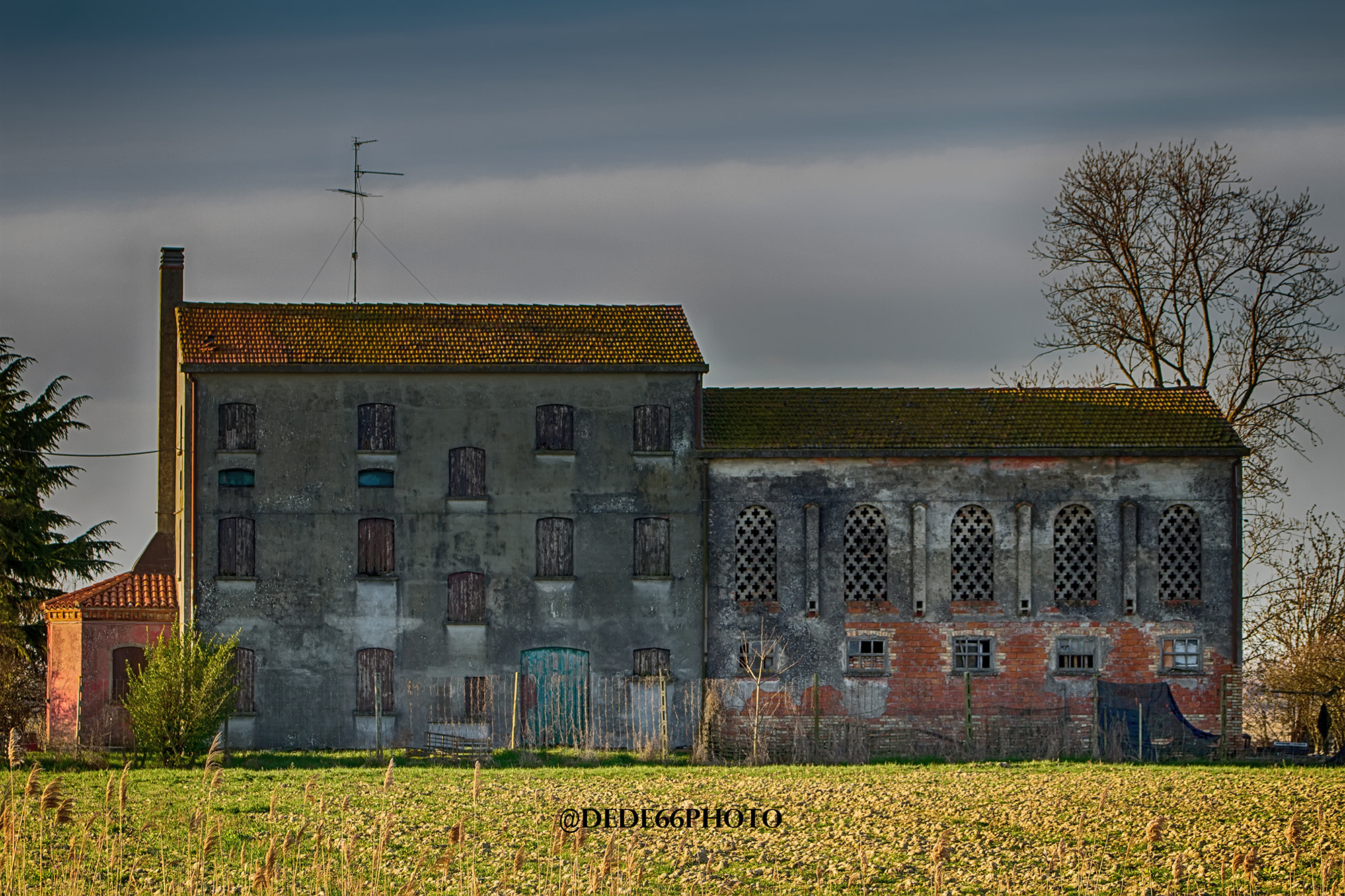 Sigma 105mm F2.8 EX DG OS HSM sample photo. Country house photography