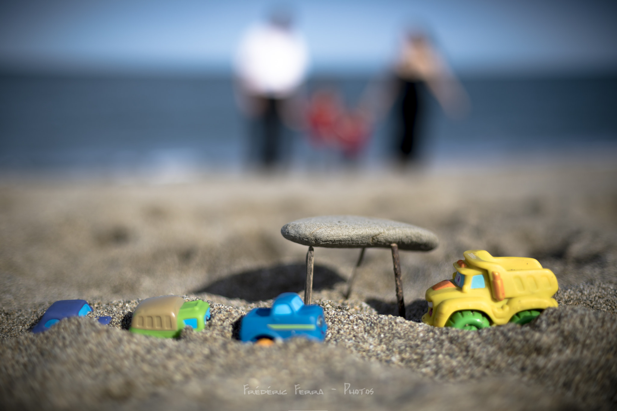 Canon EF 50mm F1.4 USM sample photo. When kids playing on the beach photography