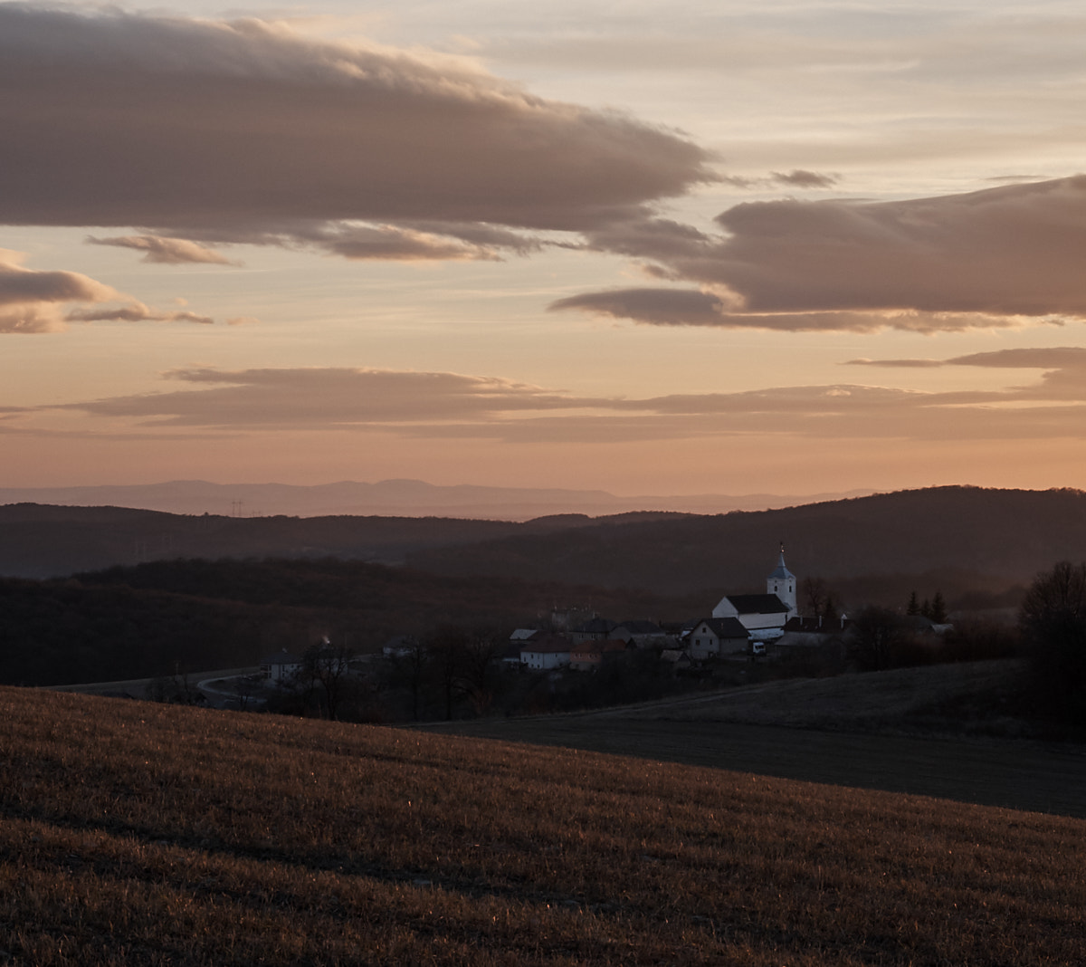 Fujifilm X-E2S sample photo. Village on the plain. photography