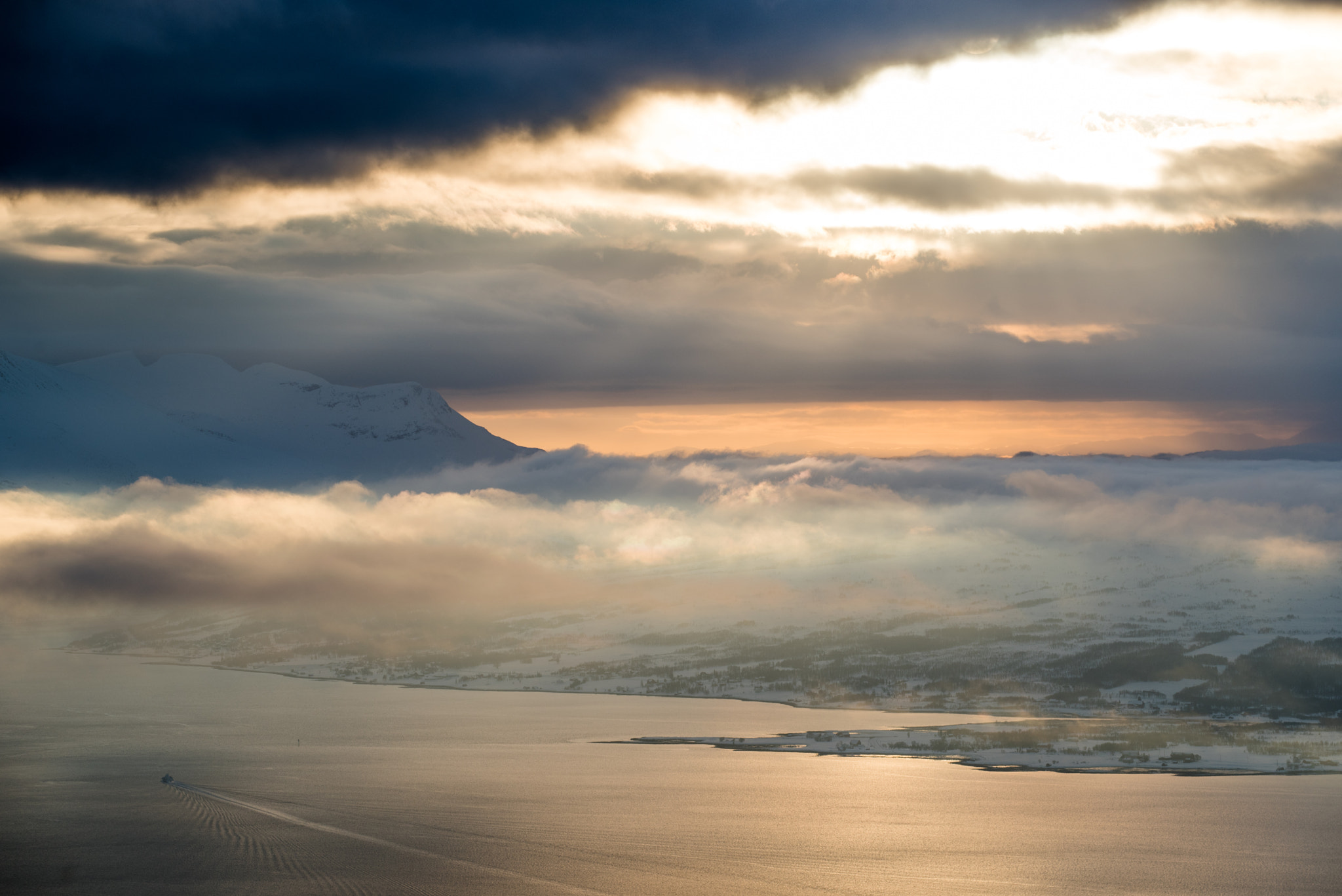 Nikon AF-S Nikkor 70-200mm F4G ED VR sample photo. View from fjellheisen,tromsø photography