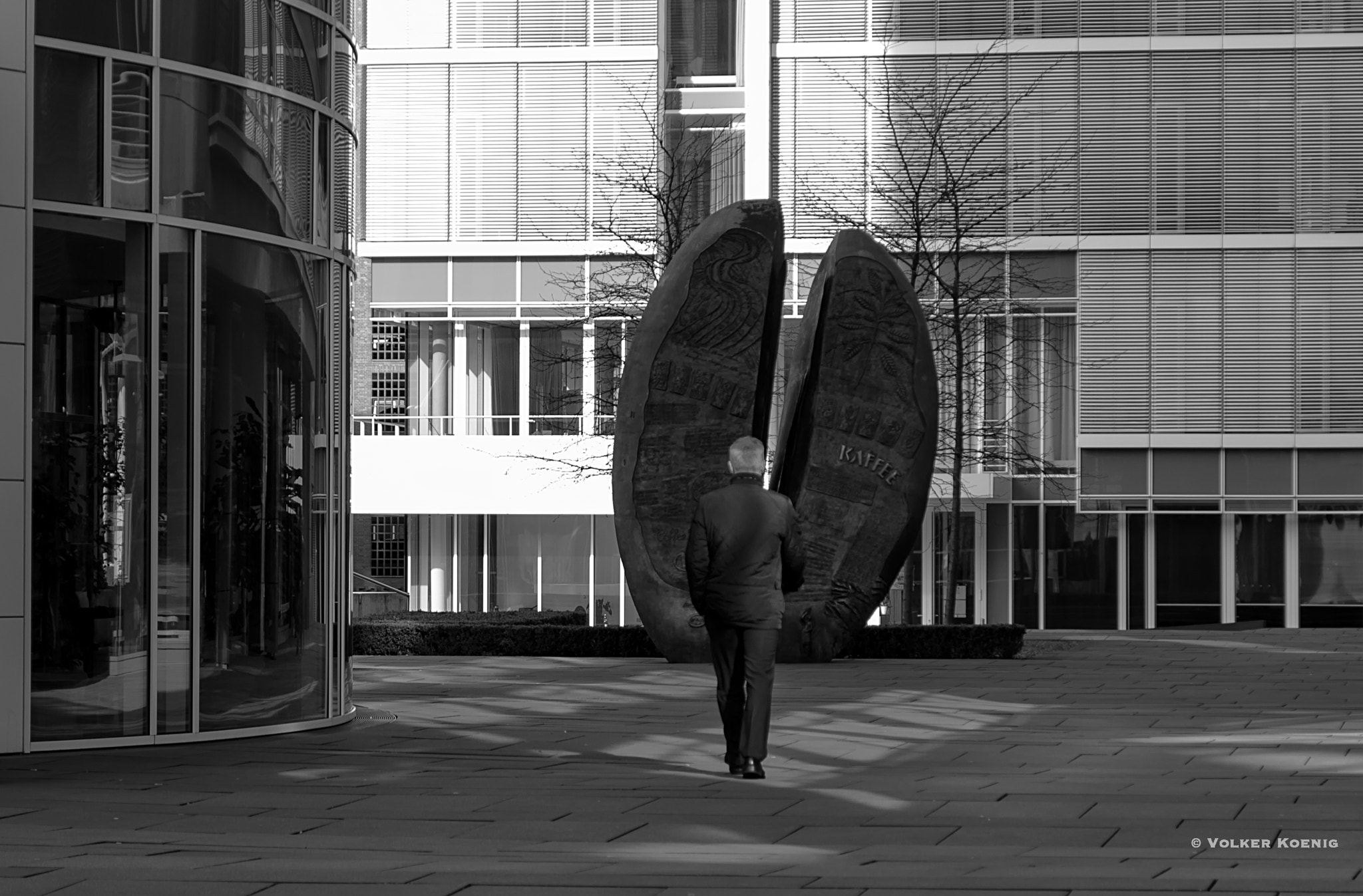 Pentax smc DA* 16-50mm F2.8 ED AL (IF) SDM sample photo. Coffee to go :) photography